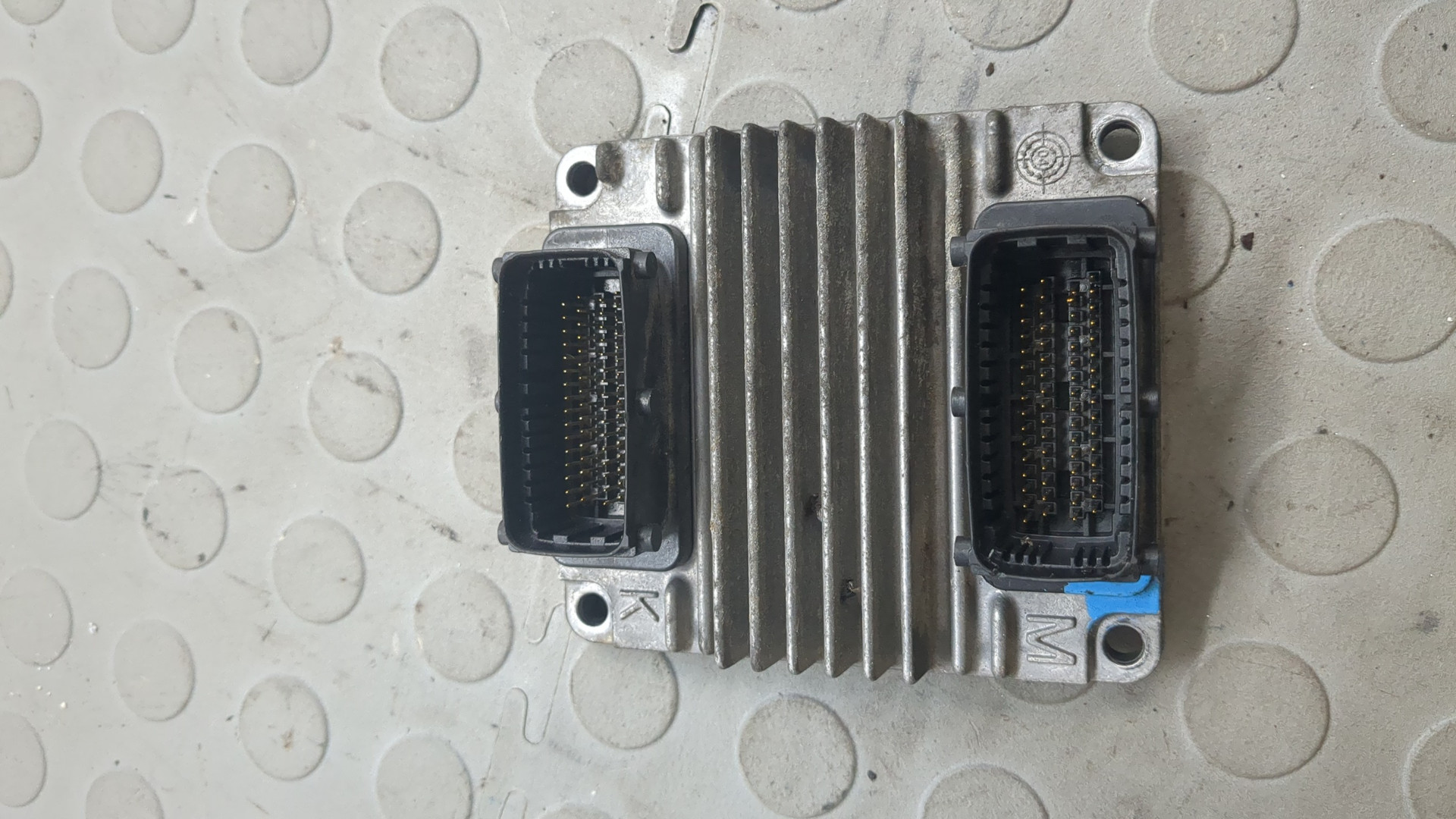 Блок управления двигателем