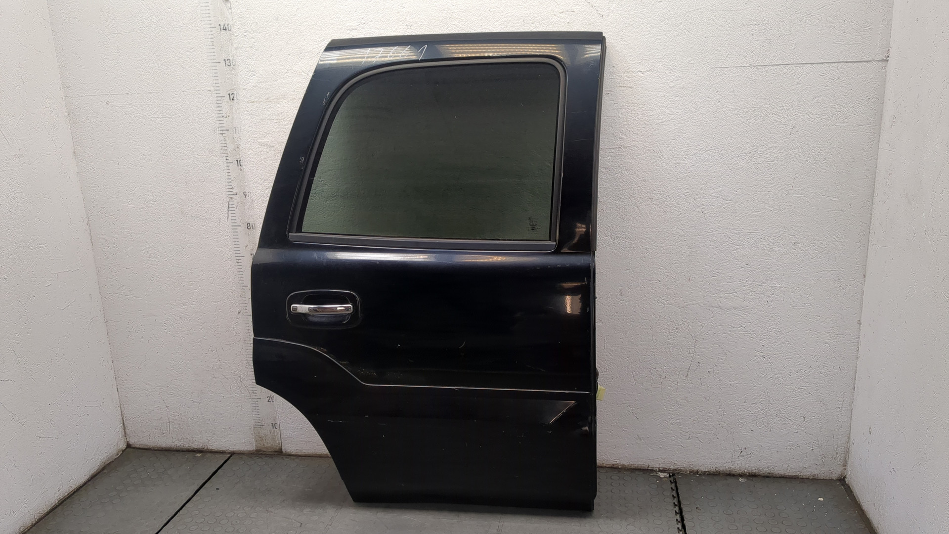 Дверь задняя правая