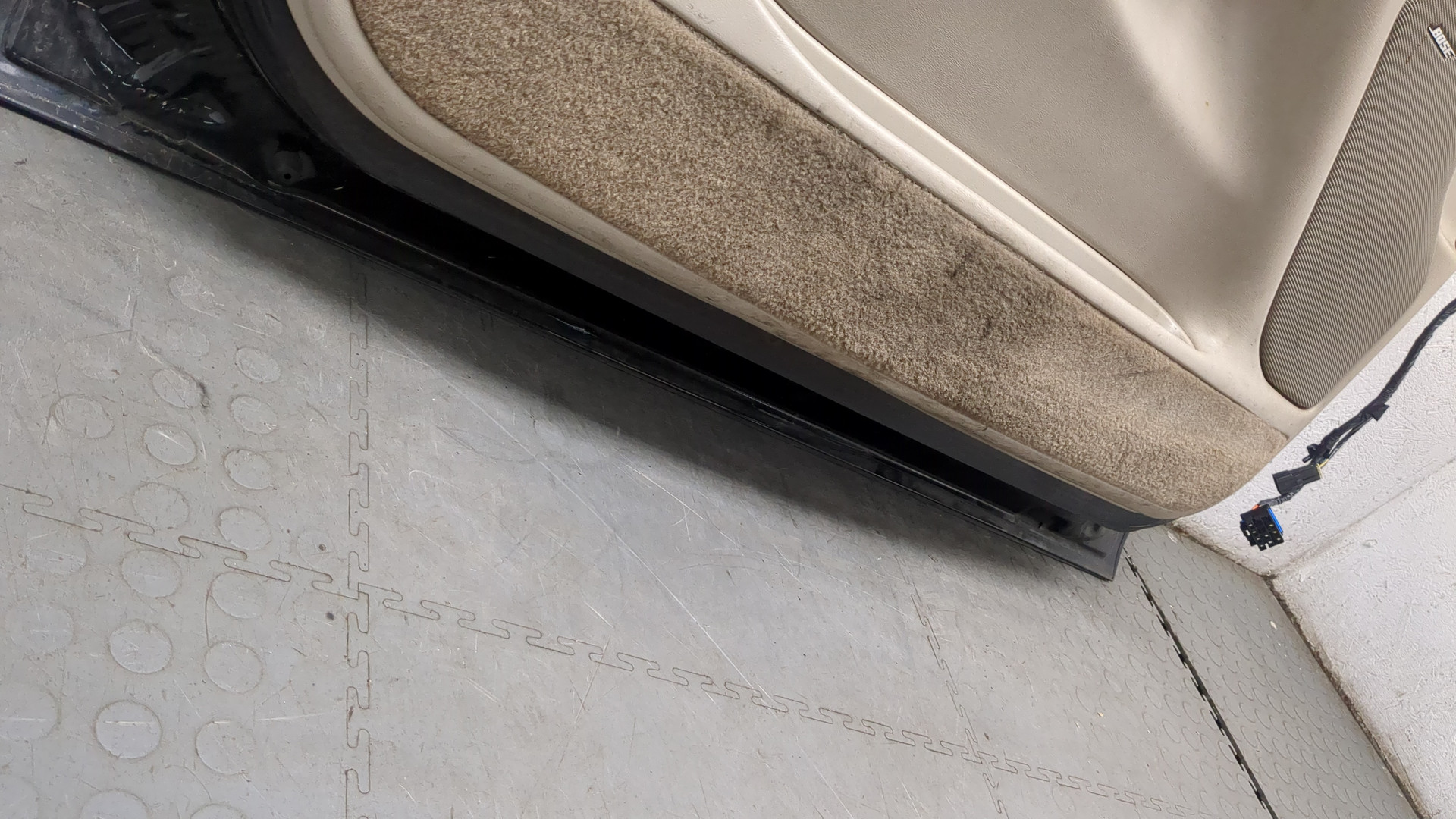 Дверь передняя левая