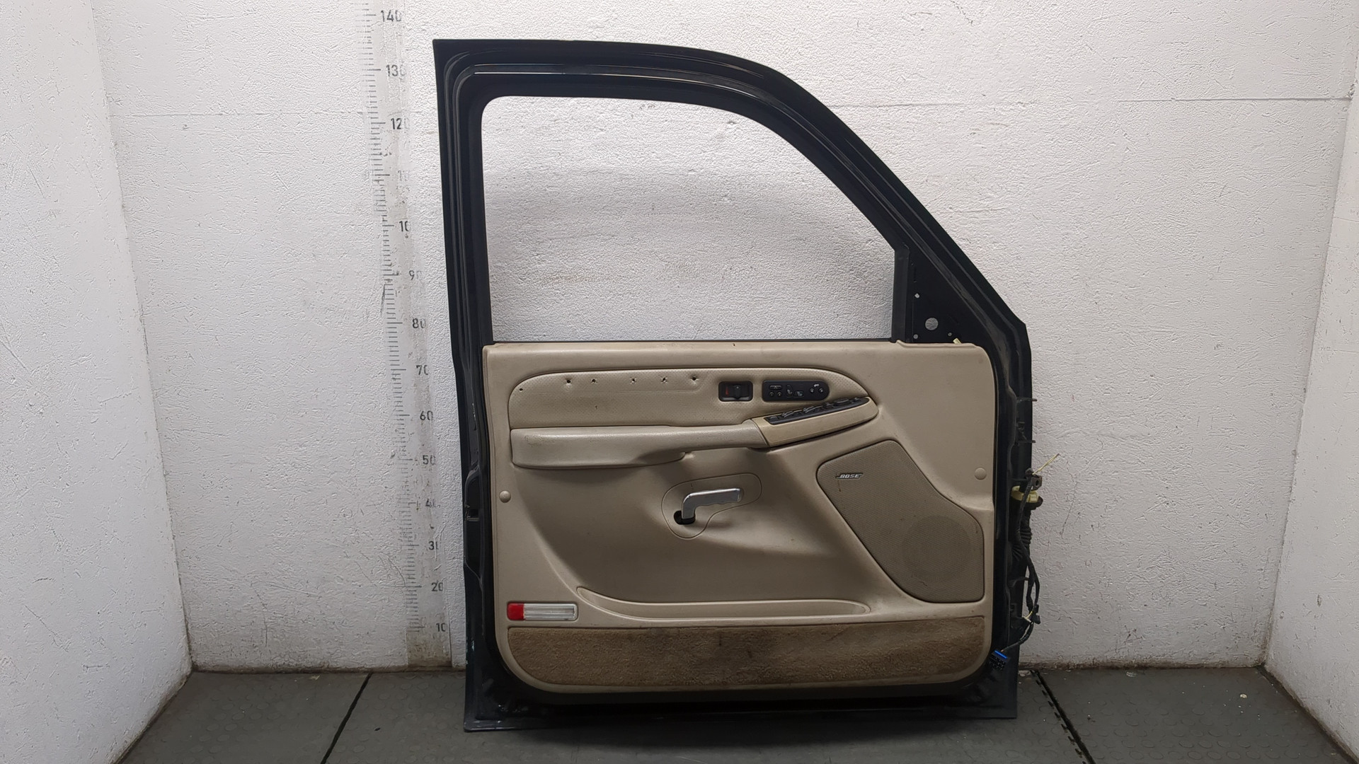 Дверь передняя левая