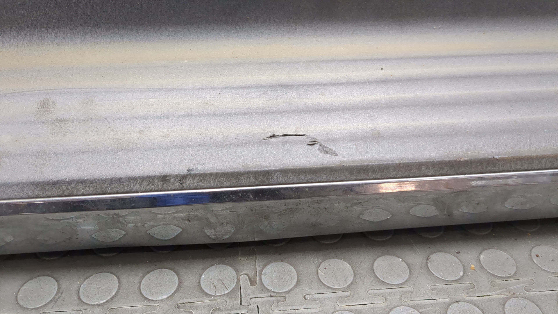 Подножка правая