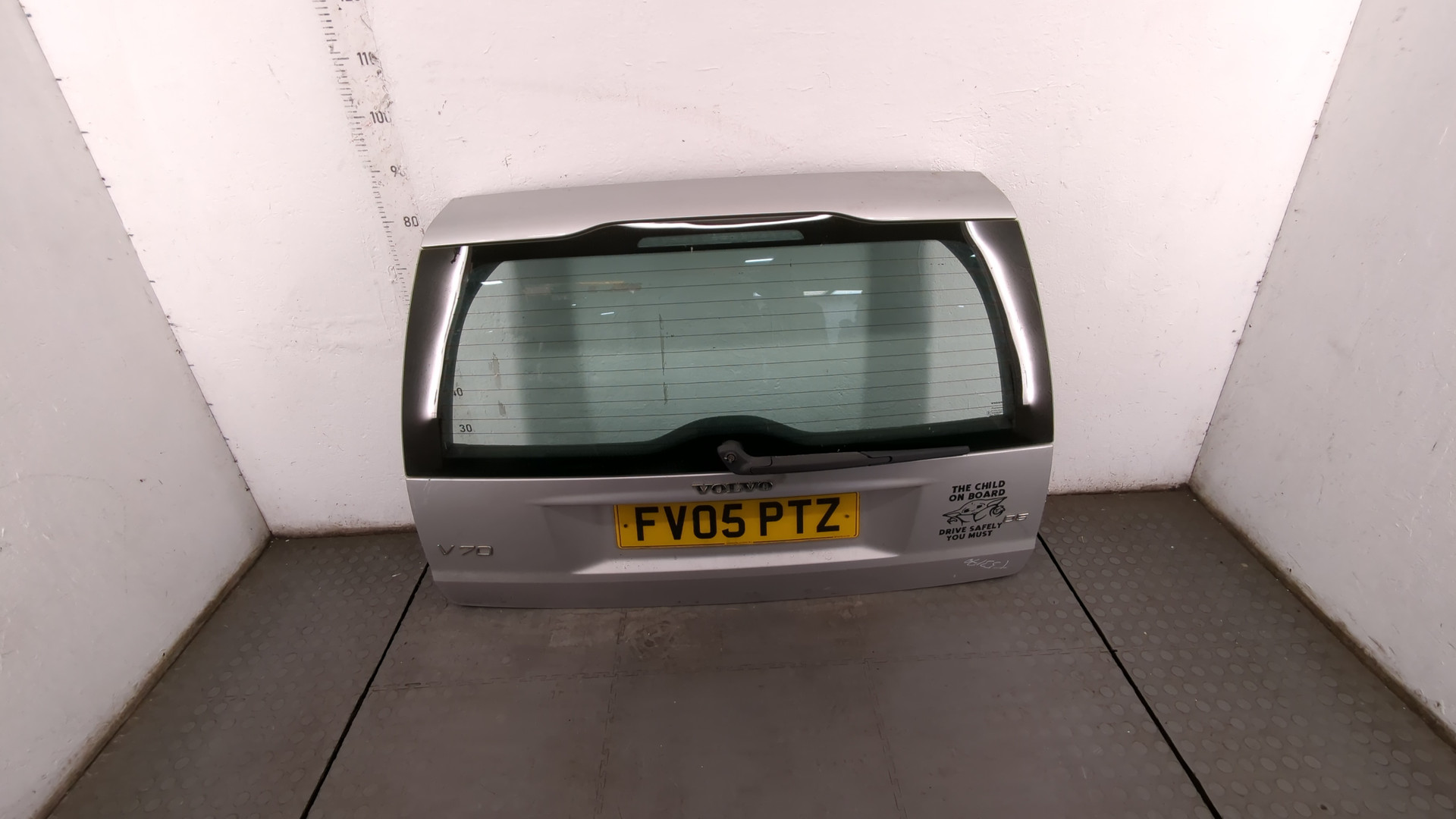 Дверь багажника