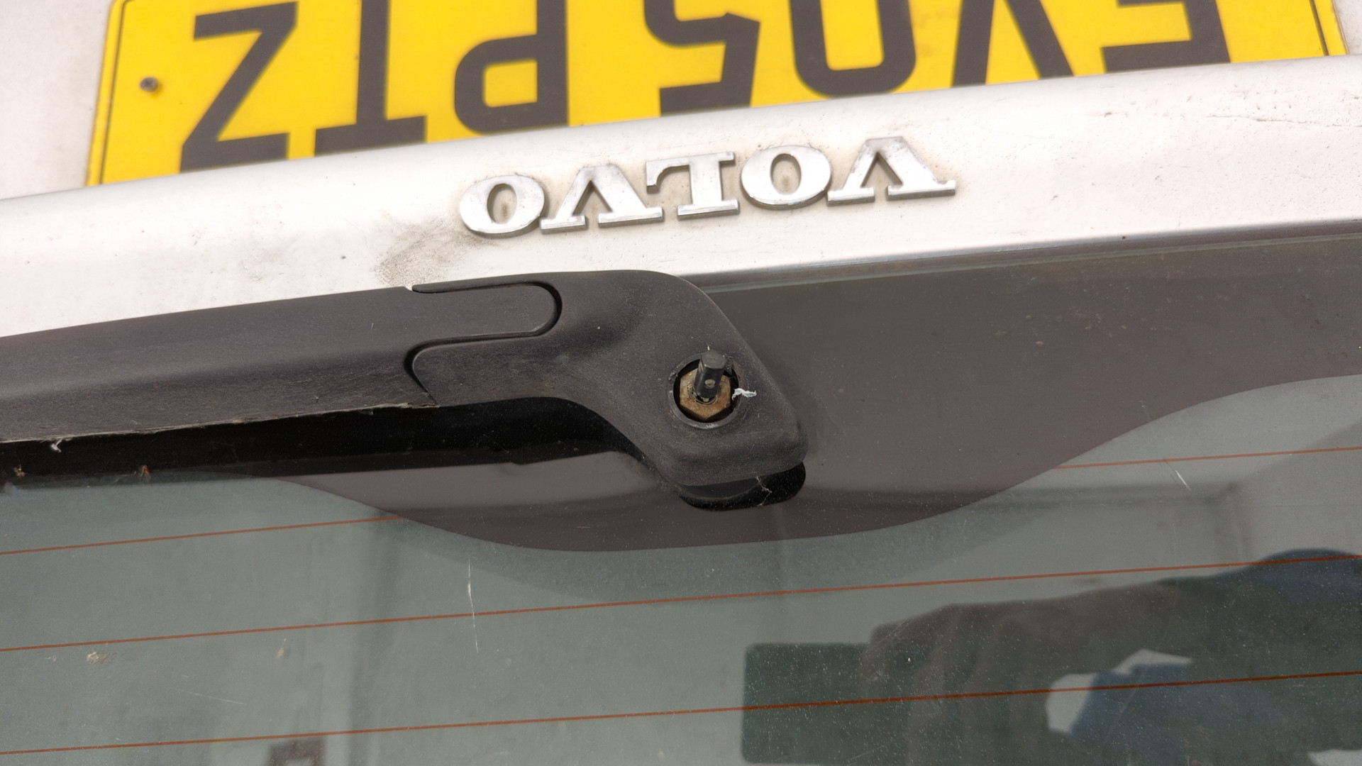 Дверь багажника