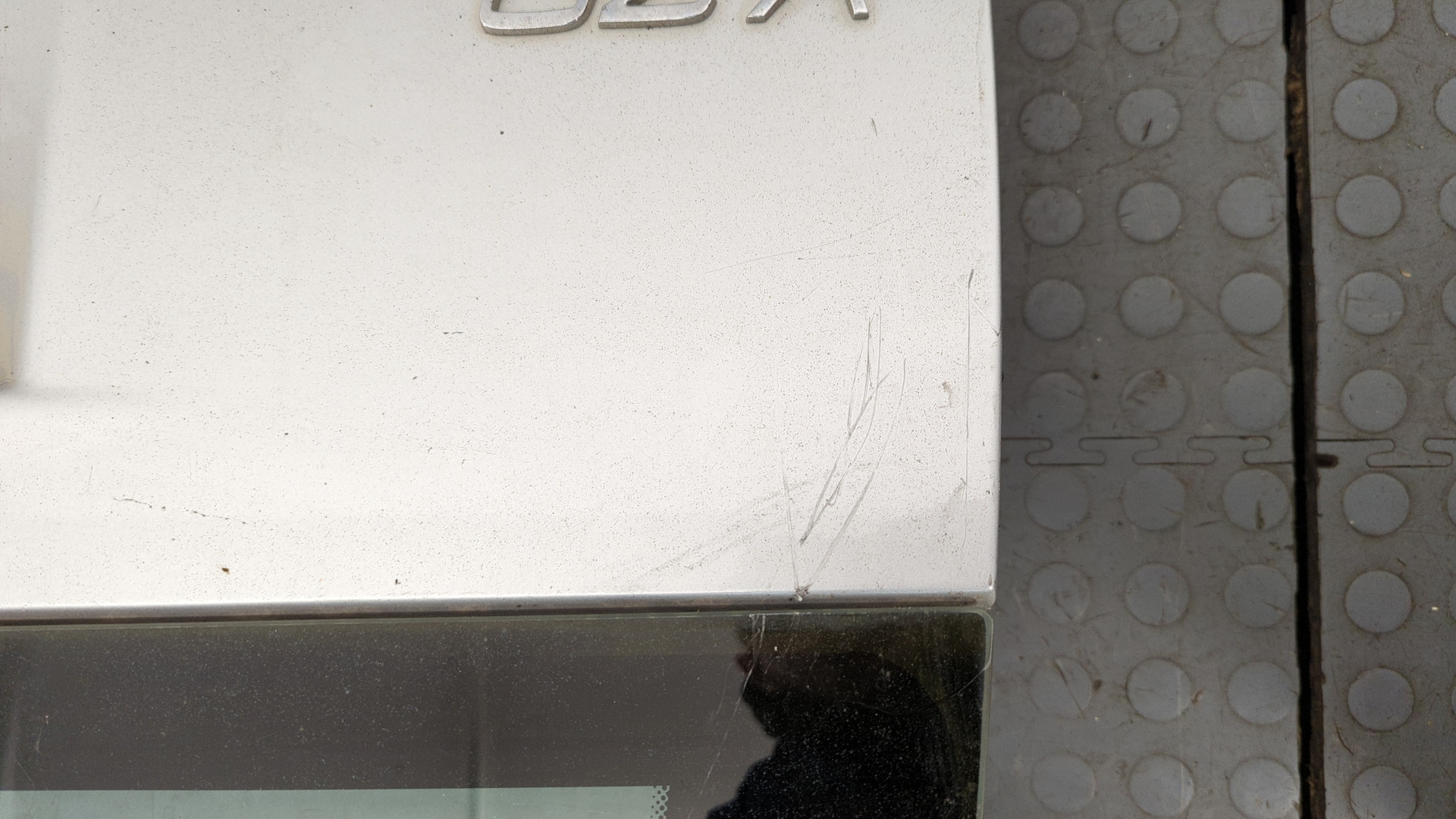 Дверь багажника