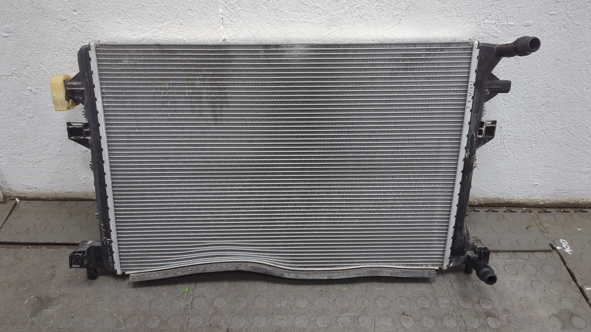 Радиатор охлаждения двигателя основной