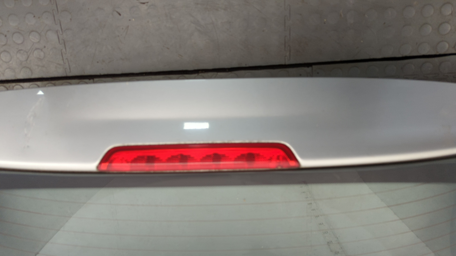 Дверь багажника