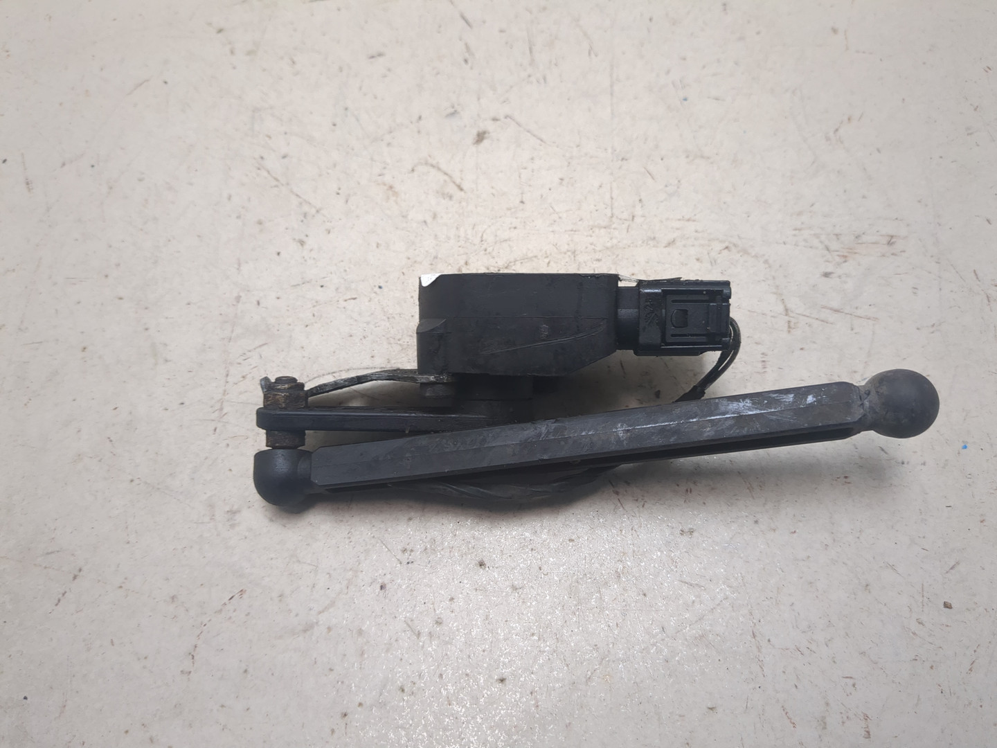 Датчик регулировки дорож. просвета