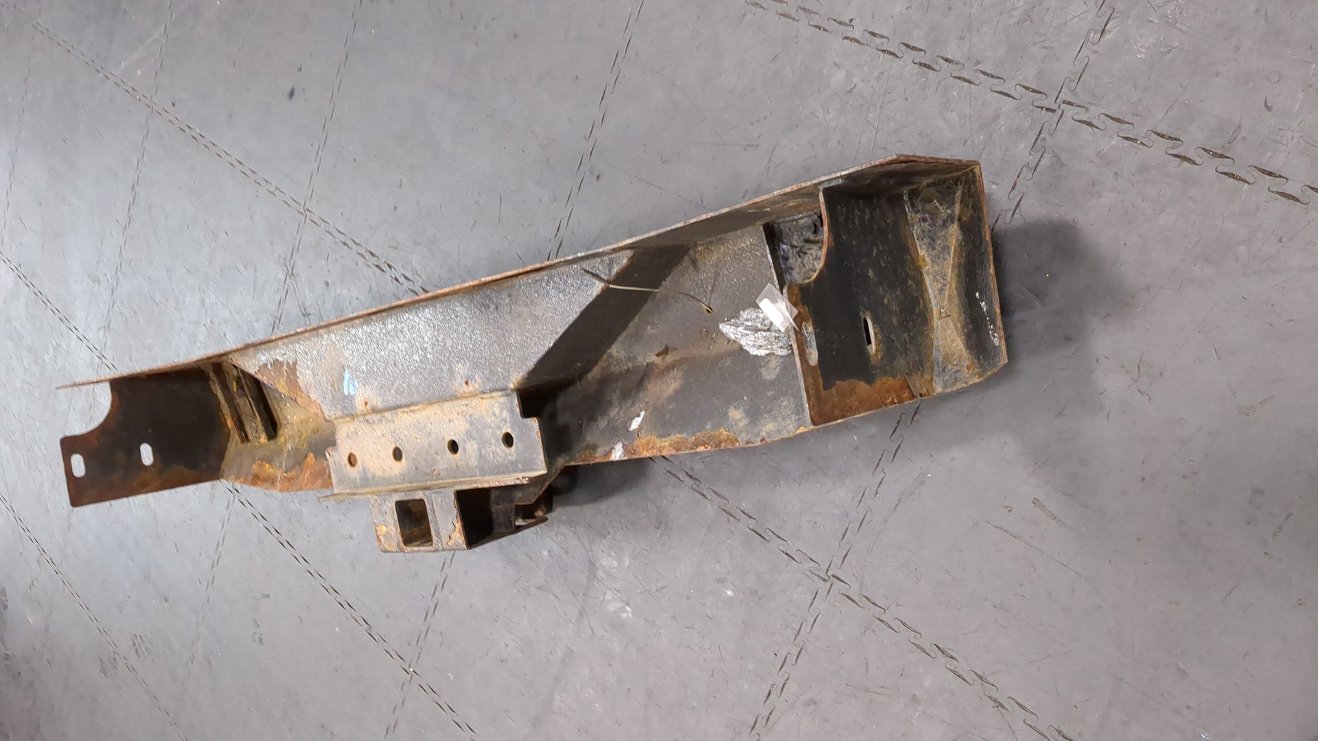 Бампер задний