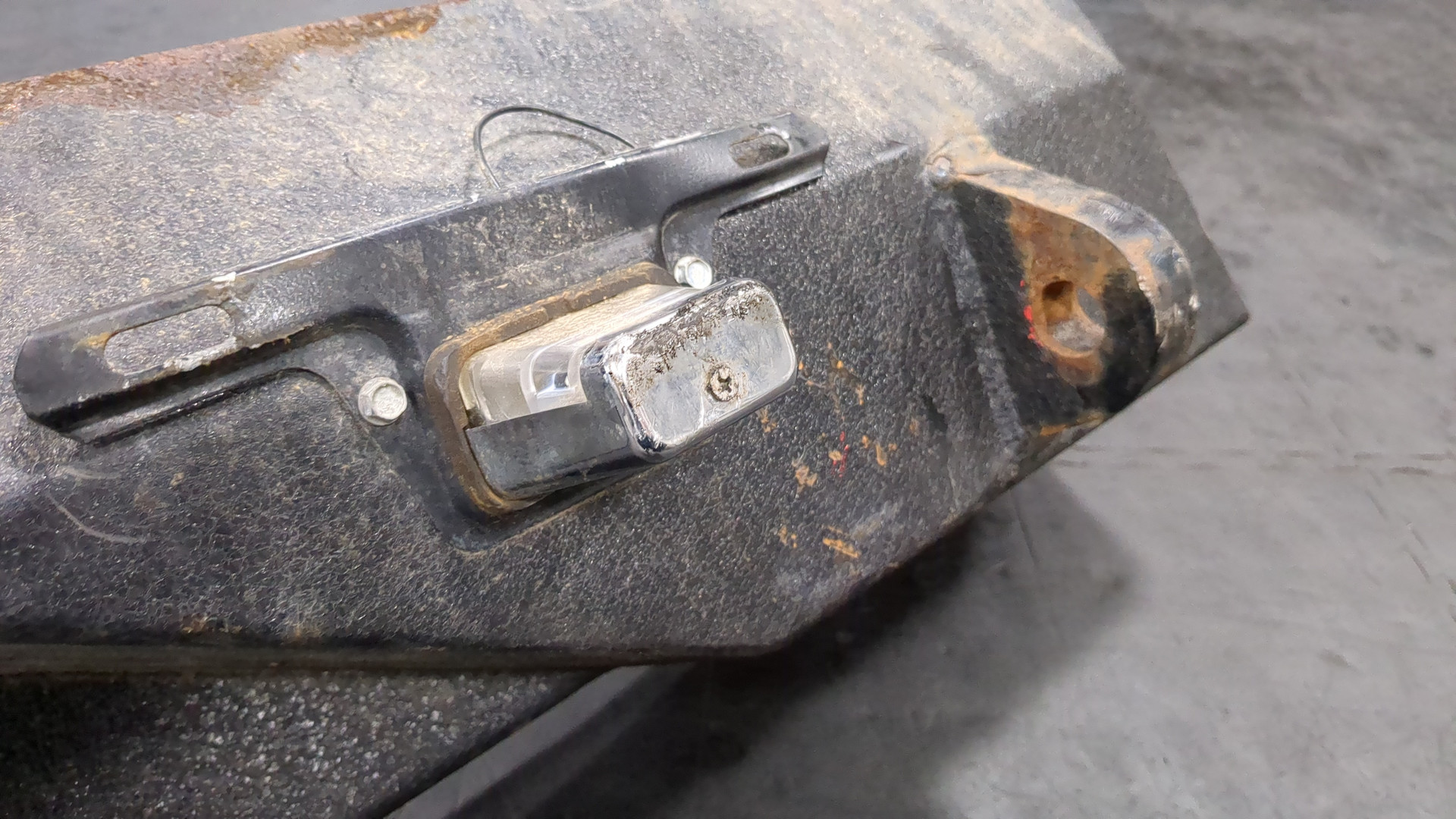 Бампер задний