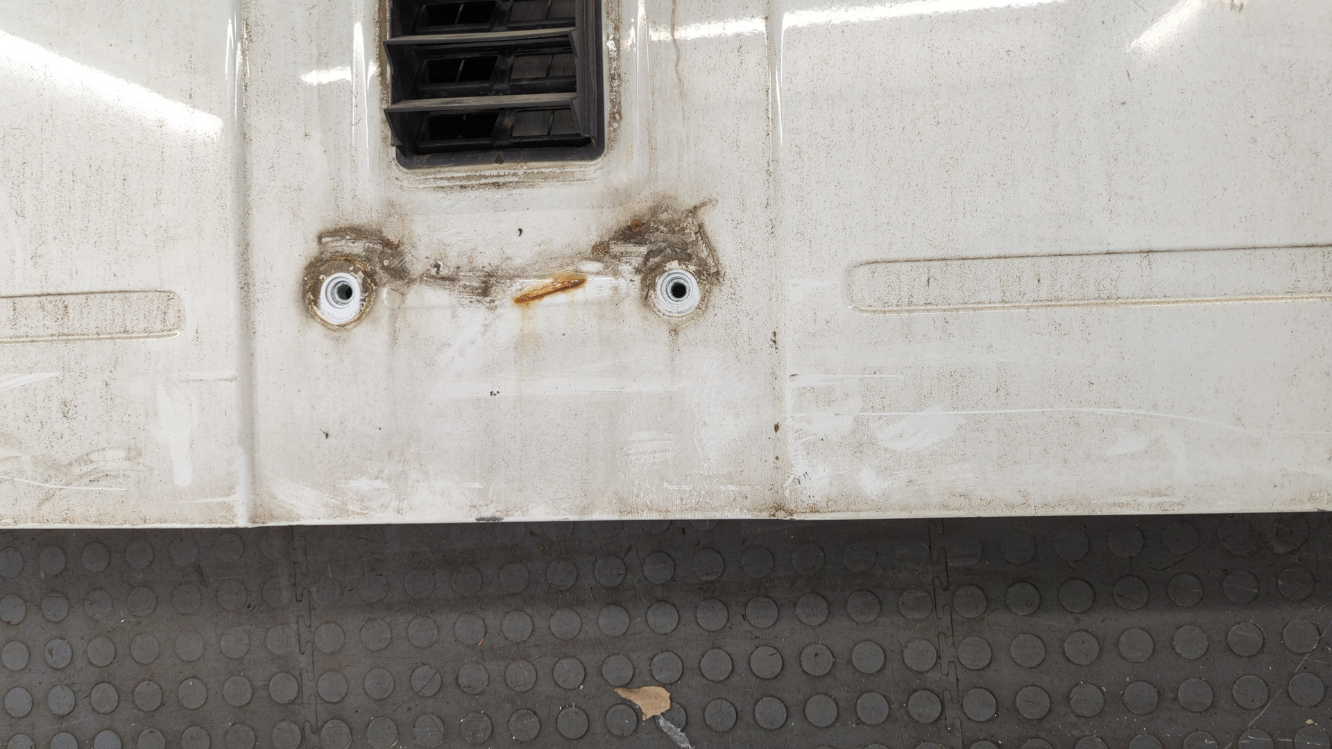 Дверь багажника