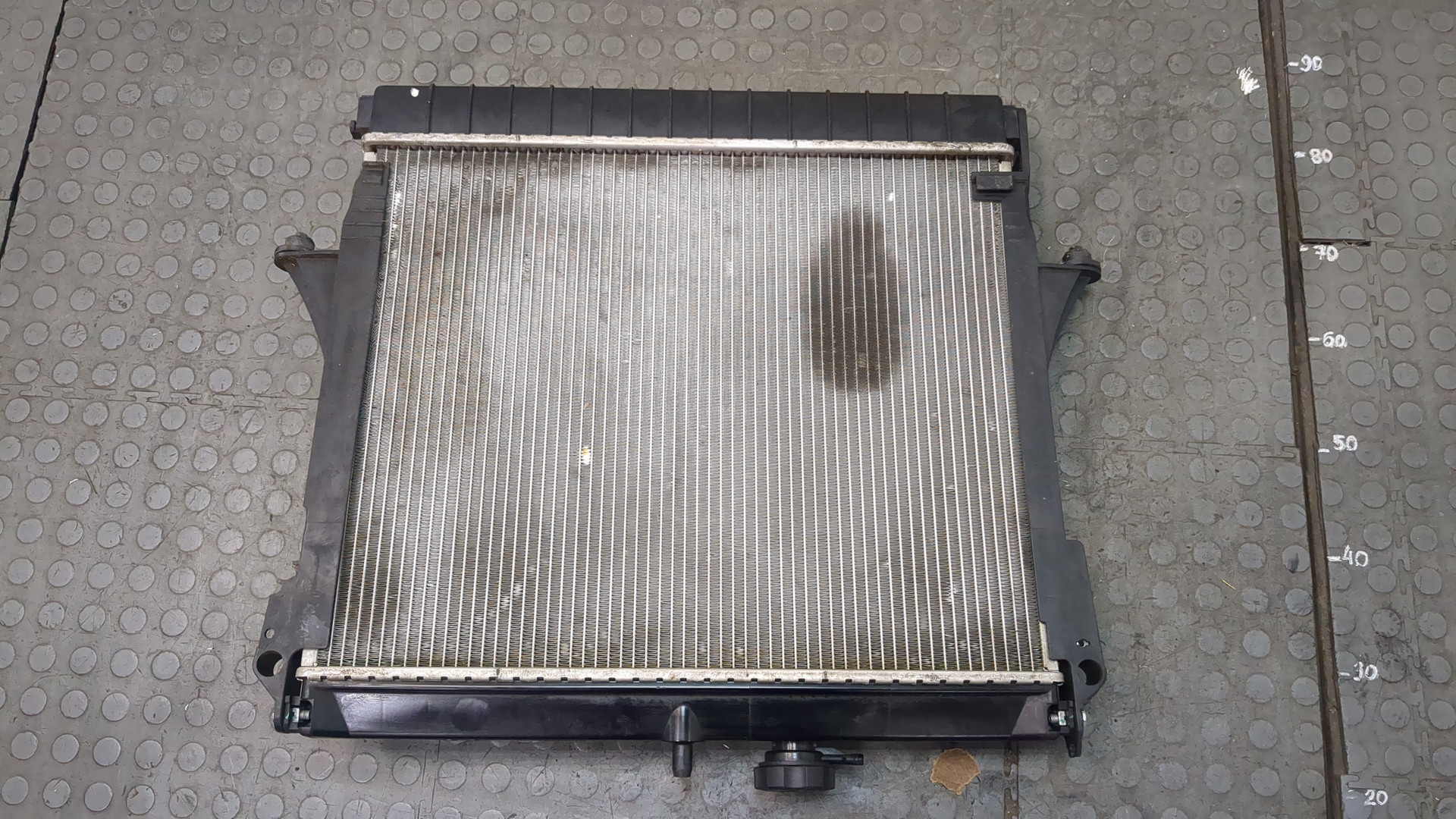 Радиатор охлаждения двигателя основной