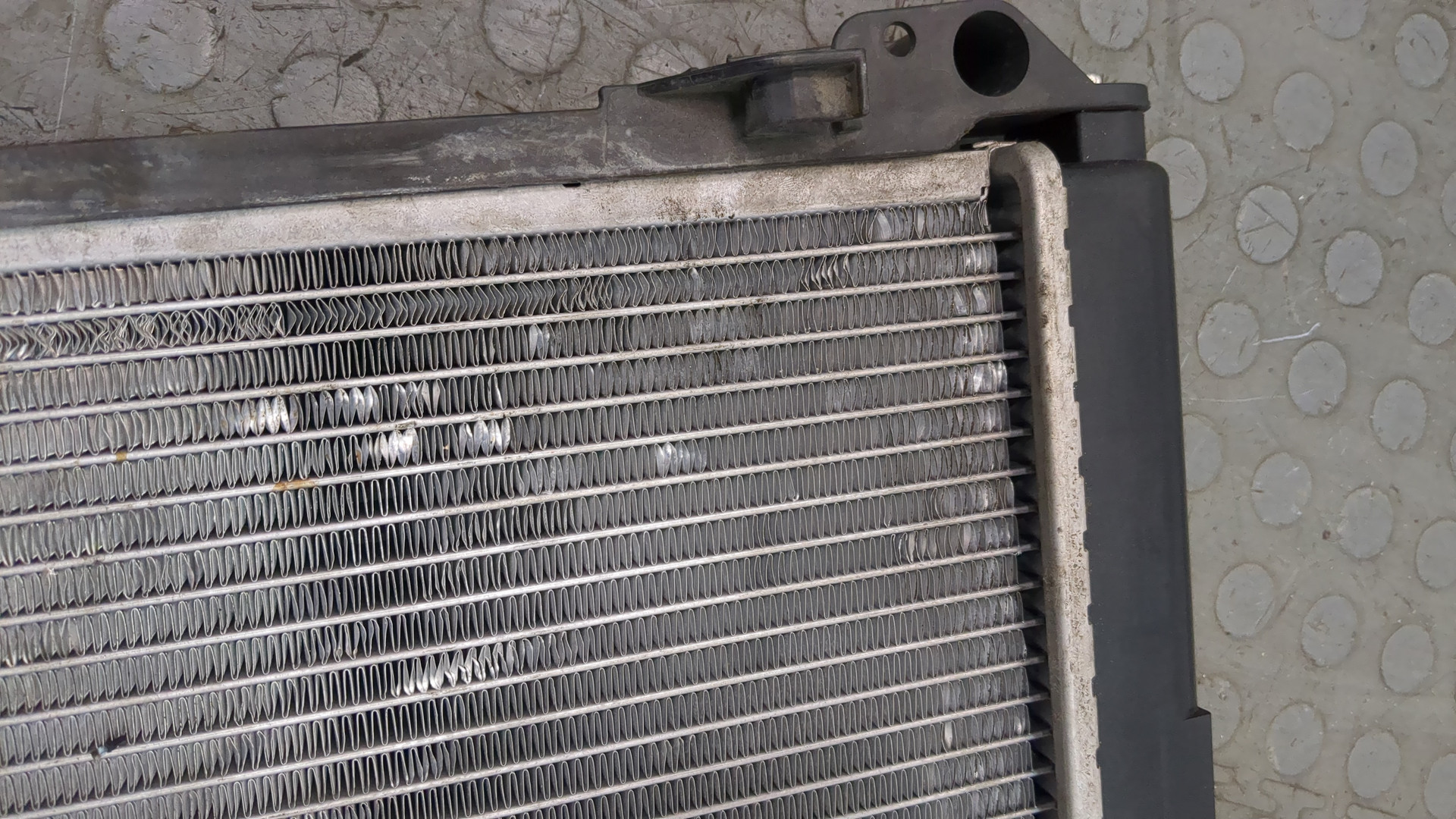 Радиатор охлаждения двигателя основной