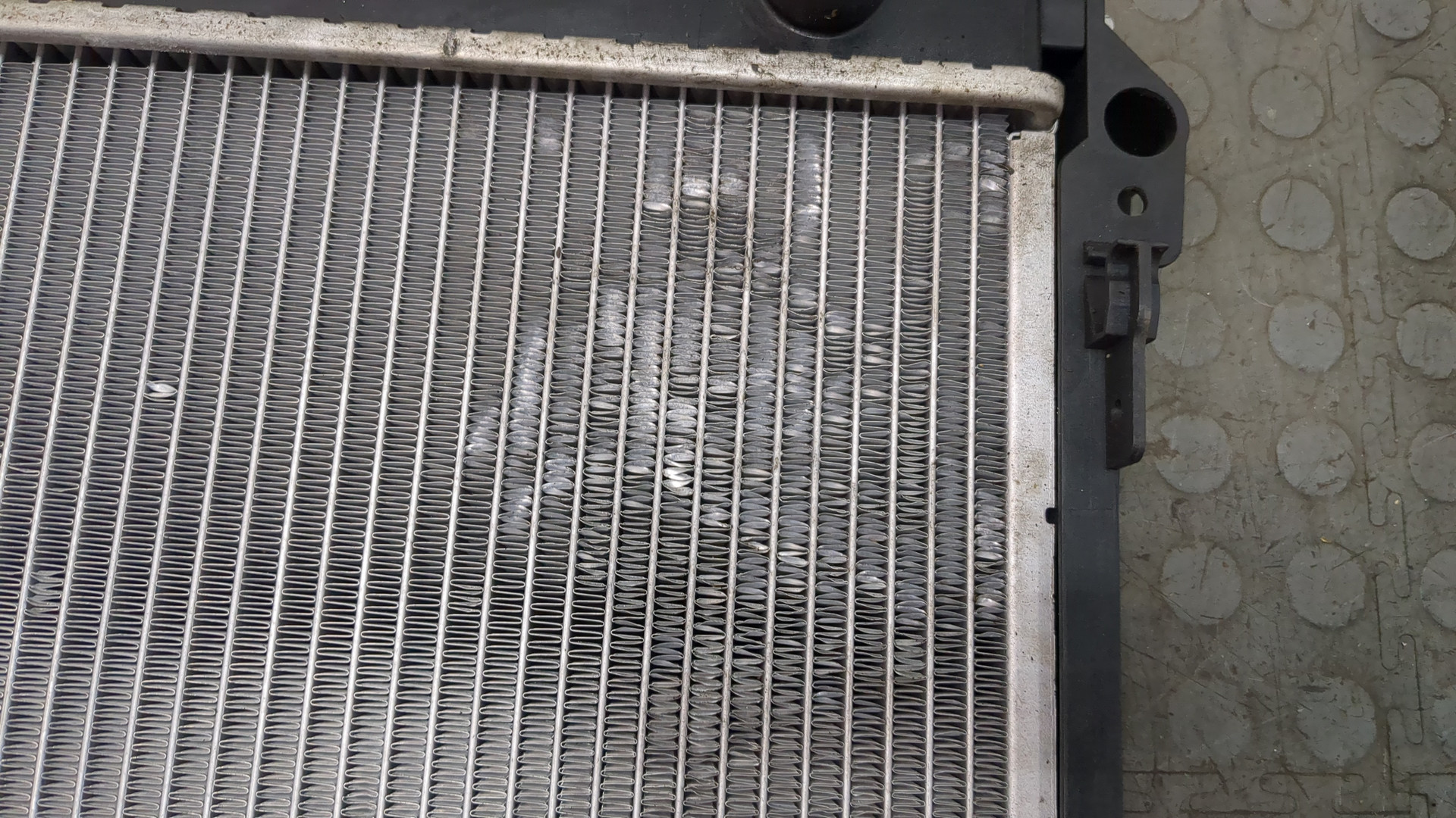 Радиатор охлаждения двигателя основной