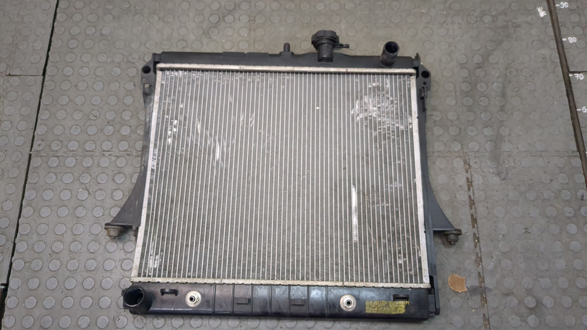 Радиатор охлаждения двигателя основной