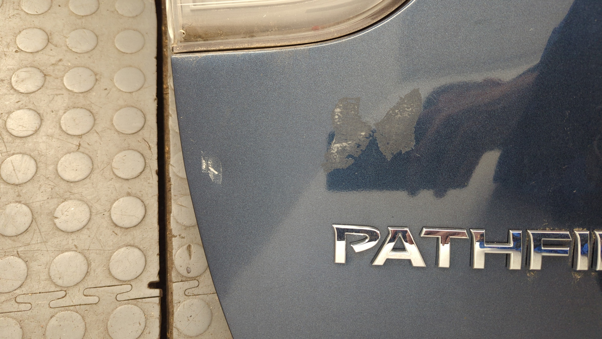 Дверь багажника