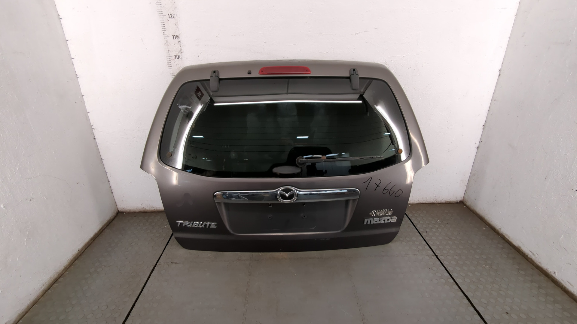 Дверь багажника