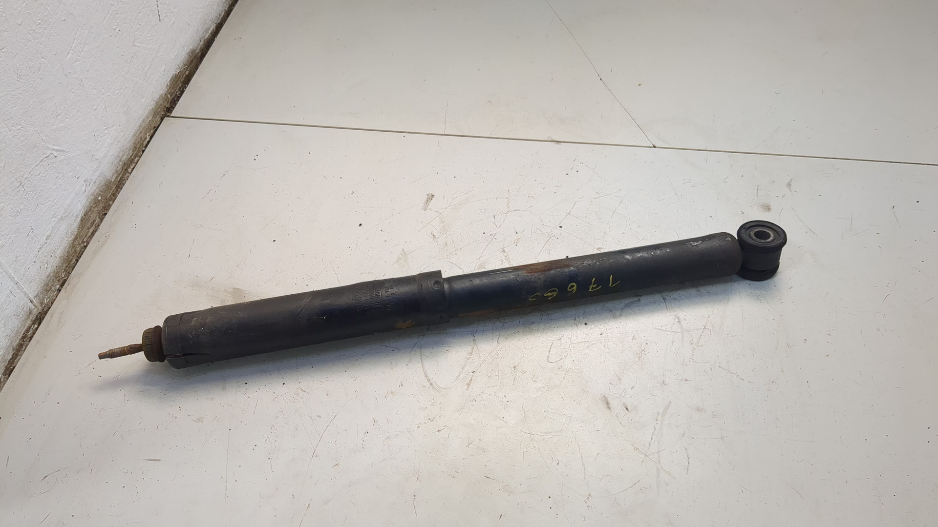 Амортизатор задний (стойка)