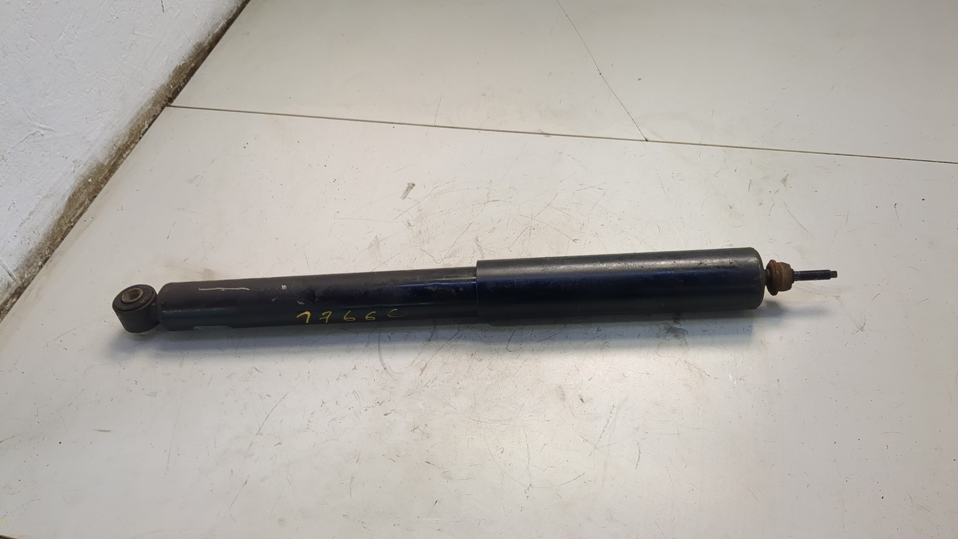 Амортизатор задний (стойка)