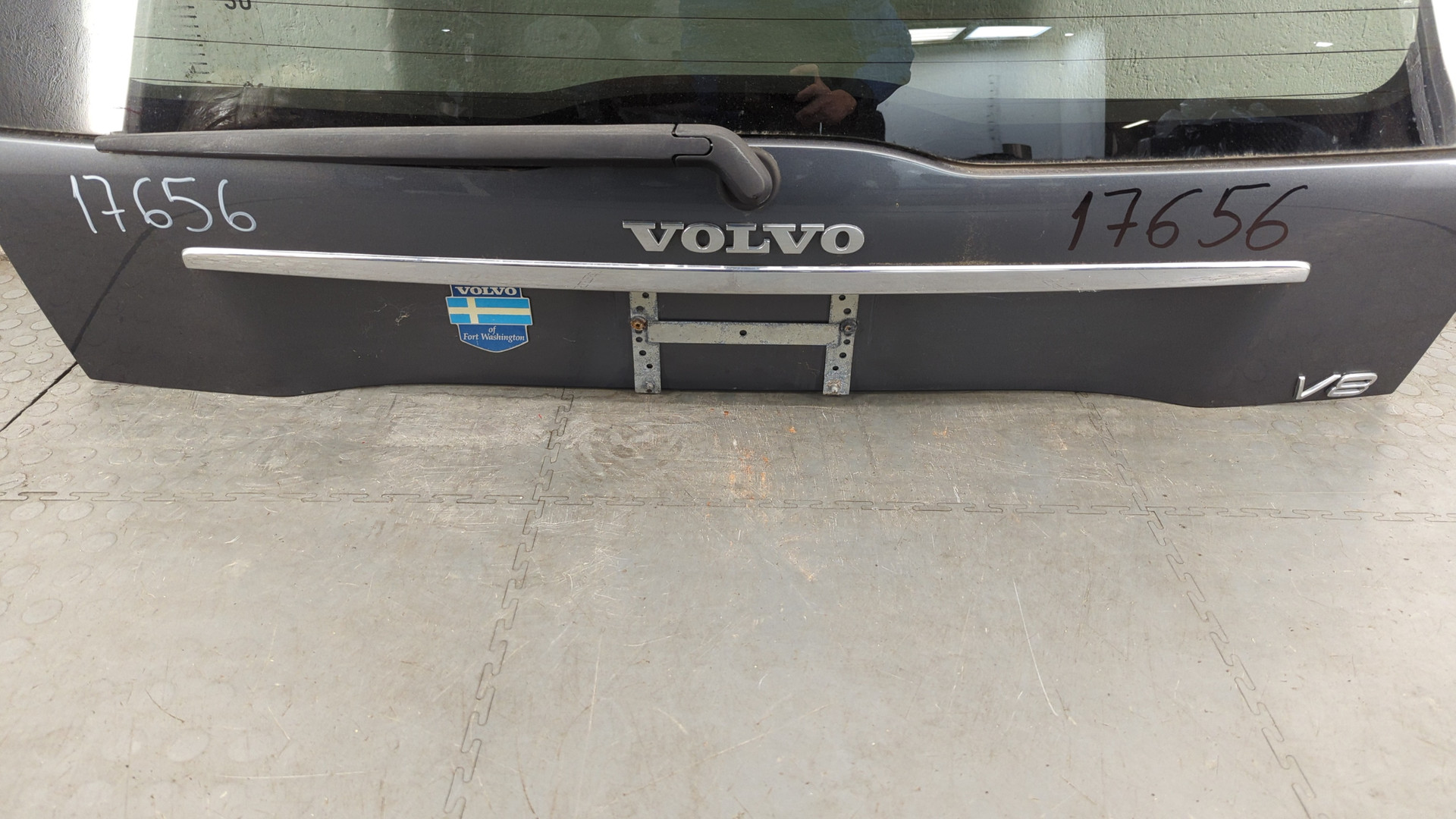 Дверь багажника