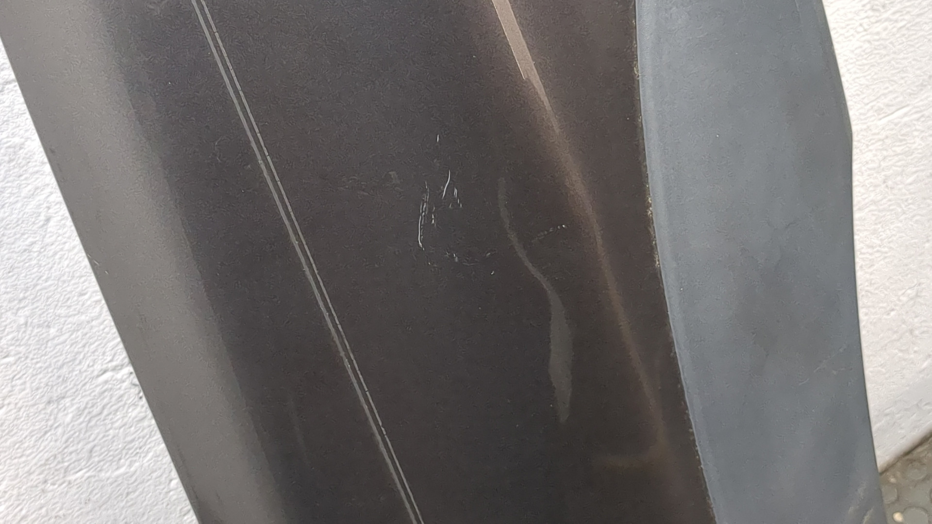 Крыло переднее правое