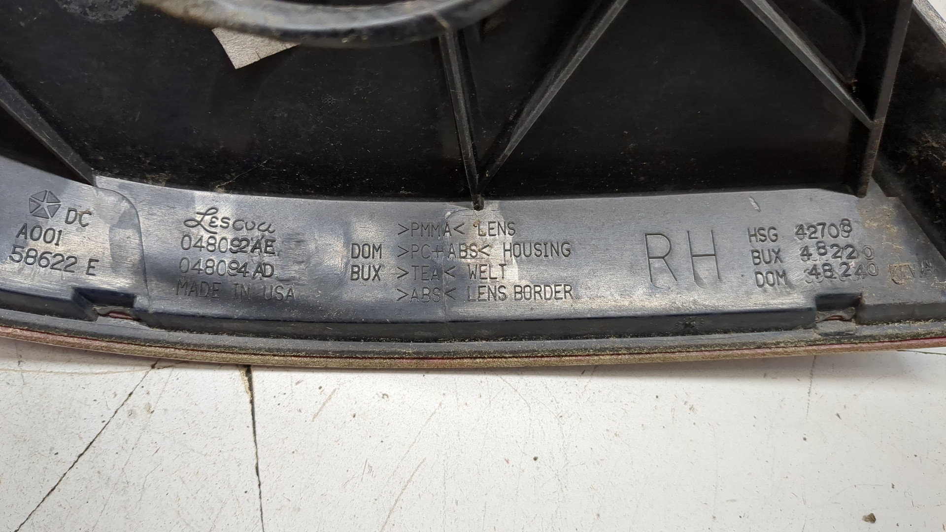 Фонарь задний правый