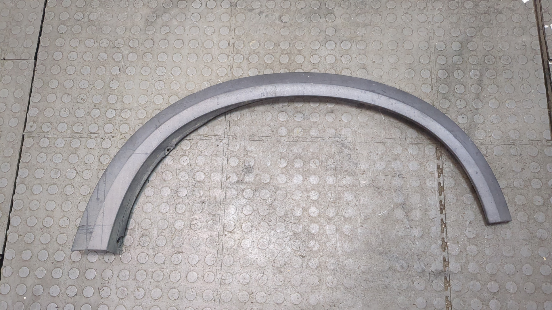 Накладка переднего крыла правого