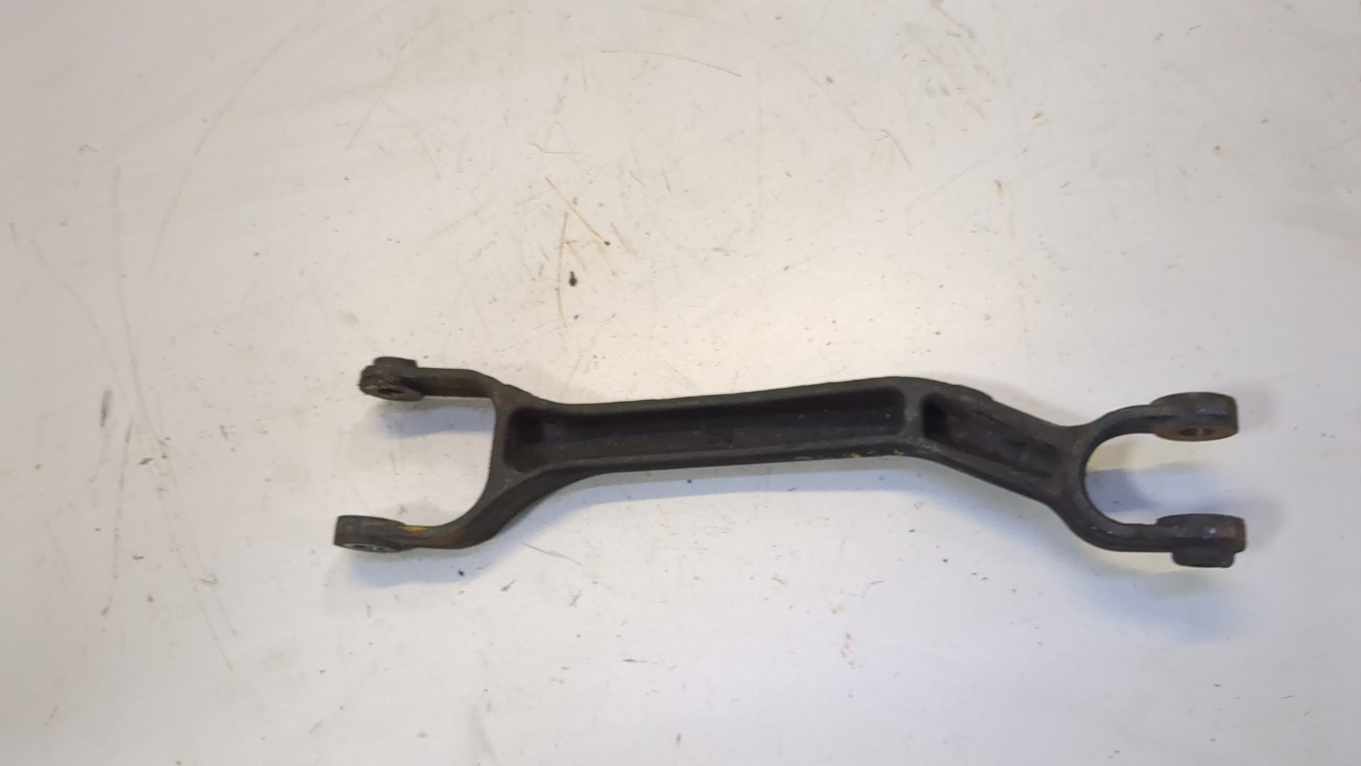 Рычаг задний правый