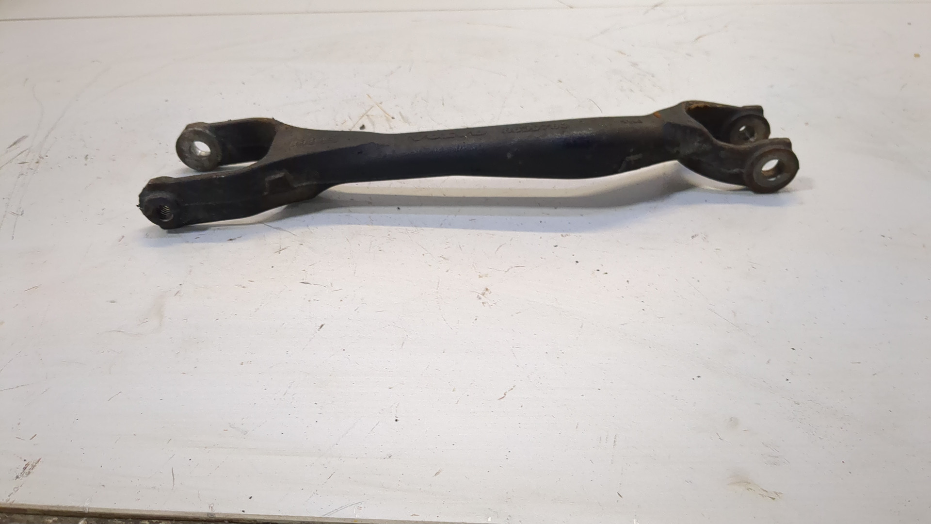 Рычаг задний правый