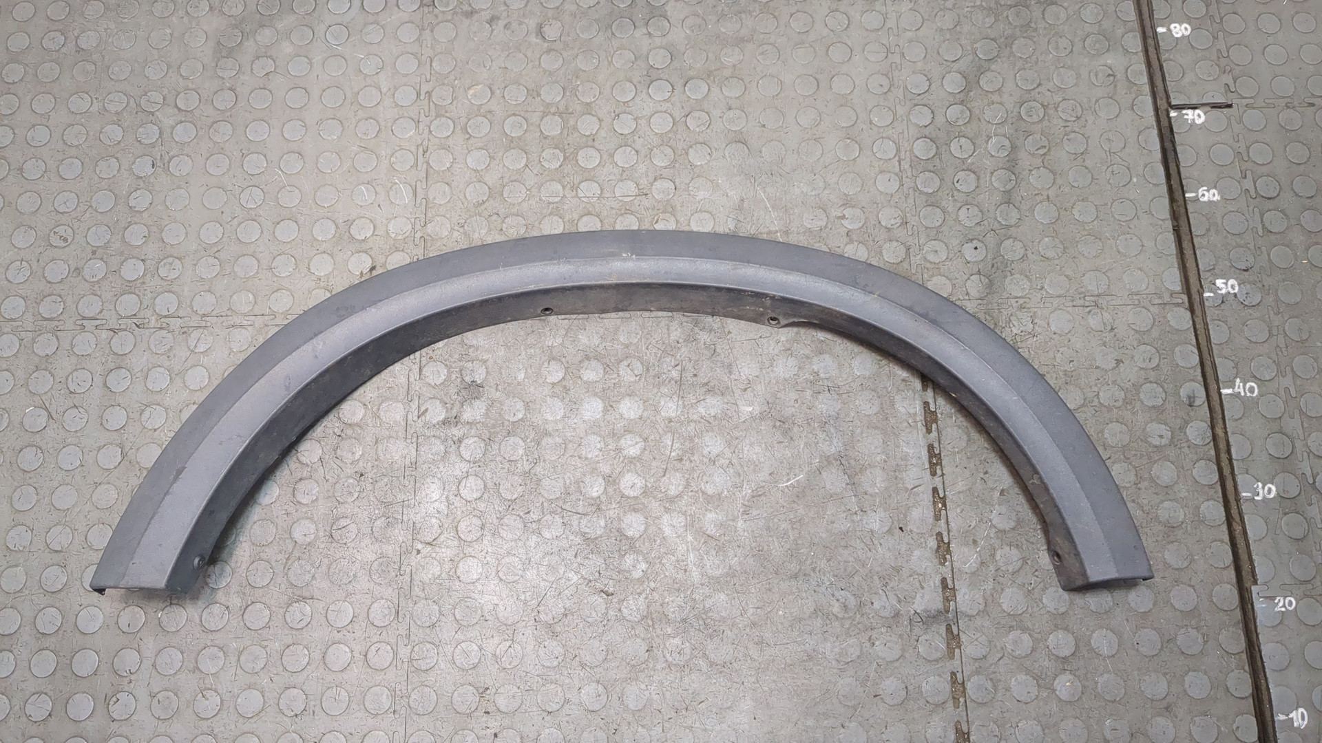 Молдинг заднего крыла правого