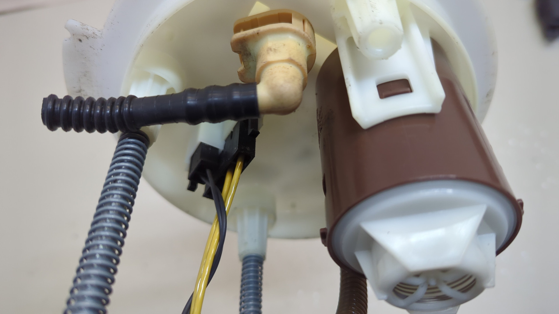 Насос топливный электрический