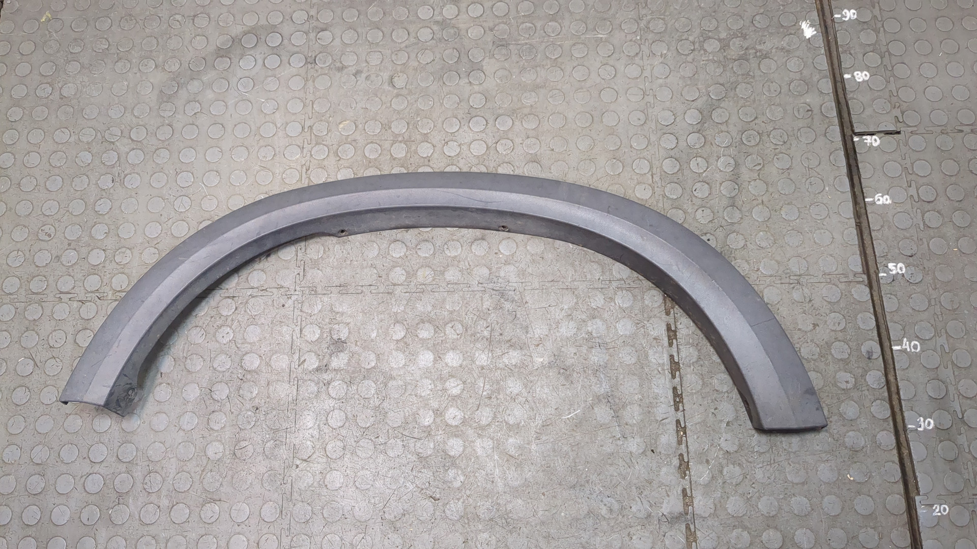 Накладка заднего крыла левого