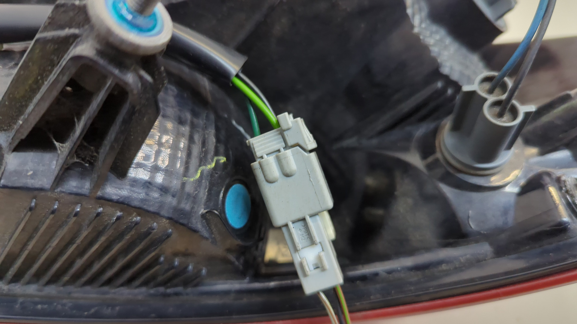 Фонарь задний правый