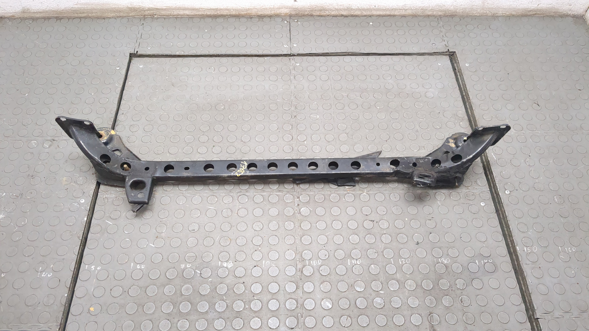 Балка подрадиаторная