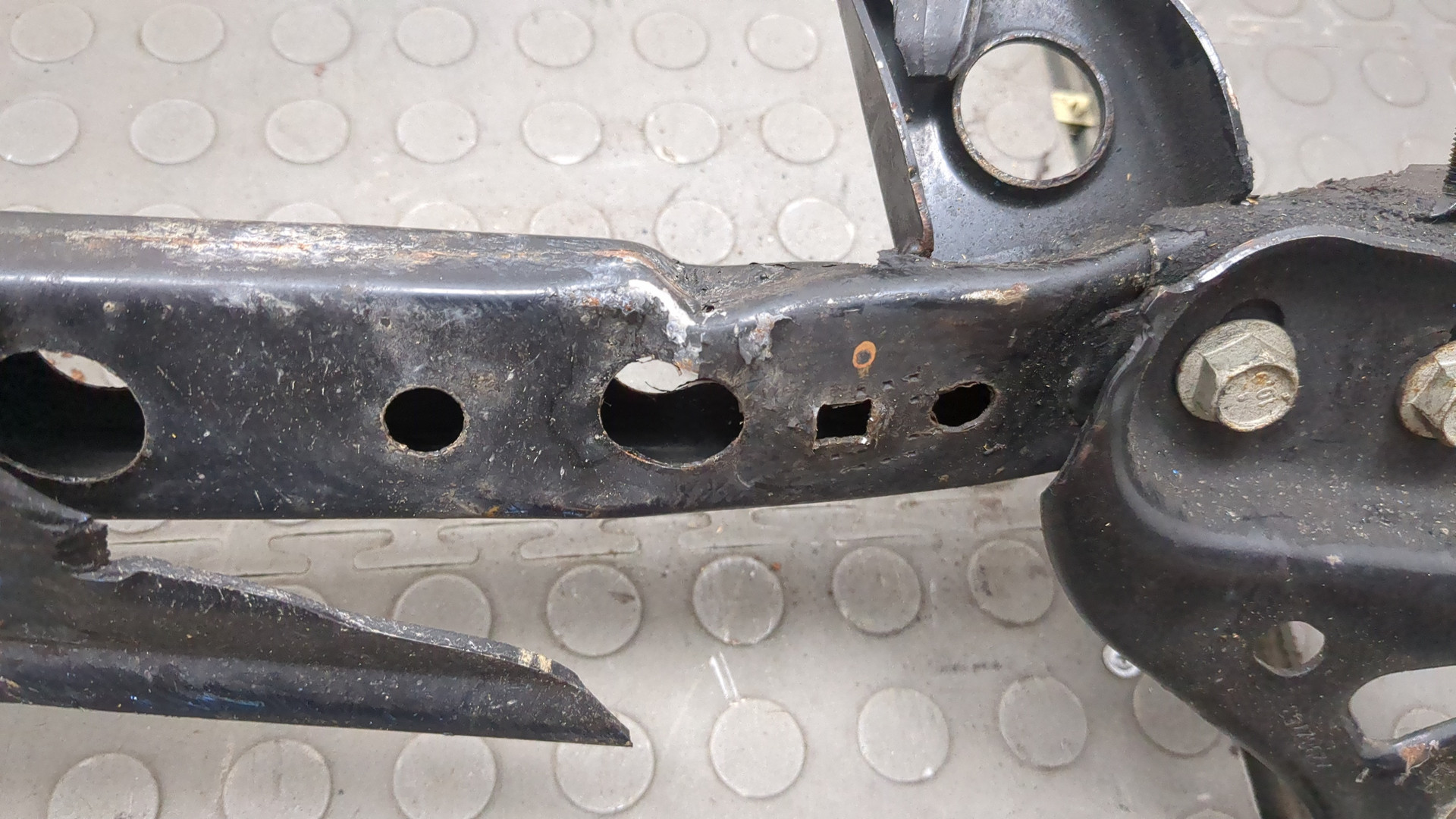 Балка подрадиаторная