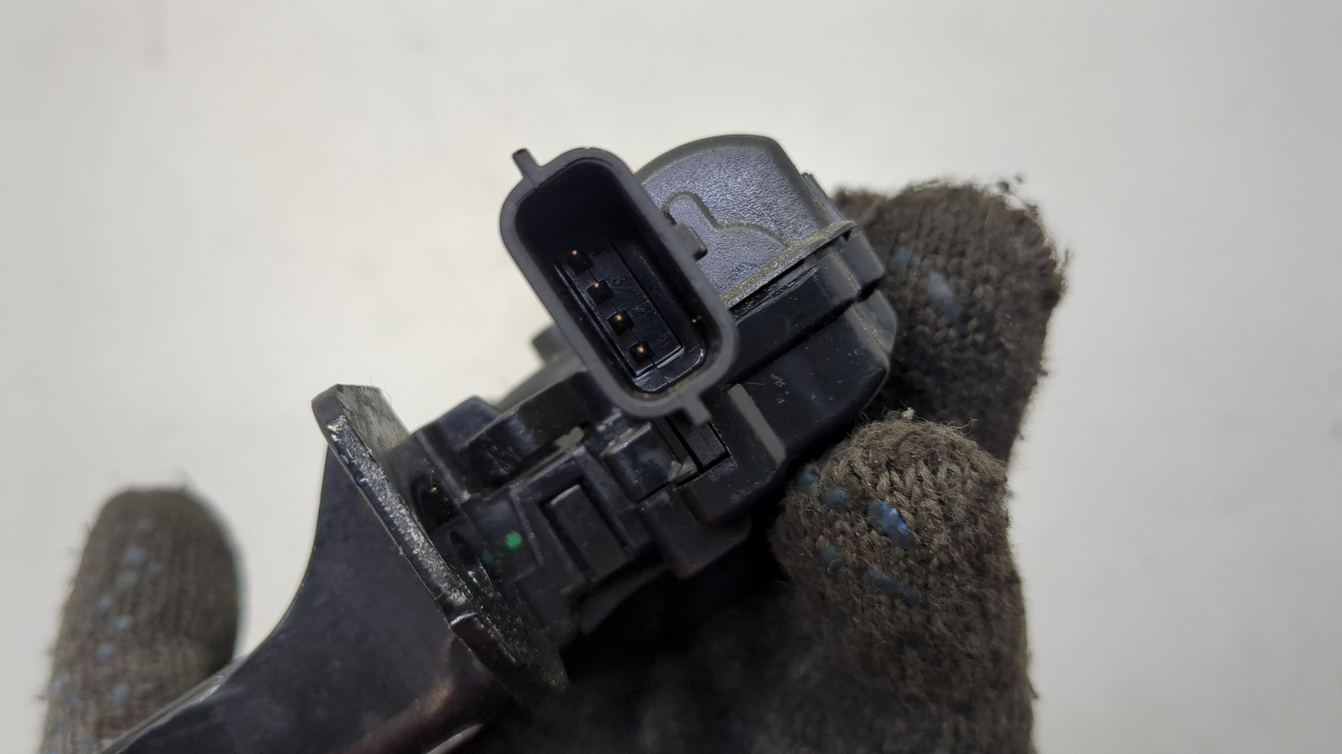 Замок багажника