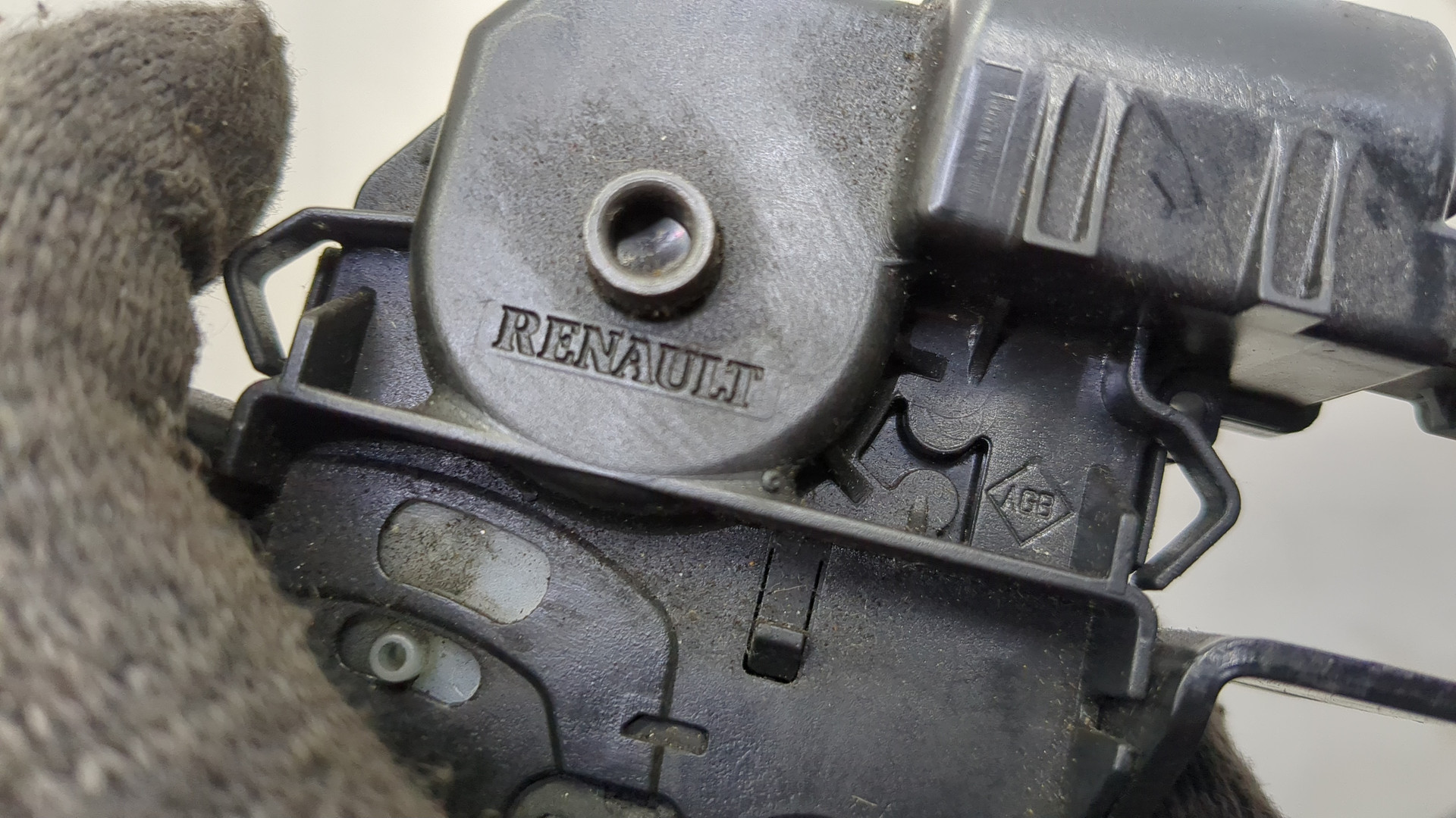 Замок багажника