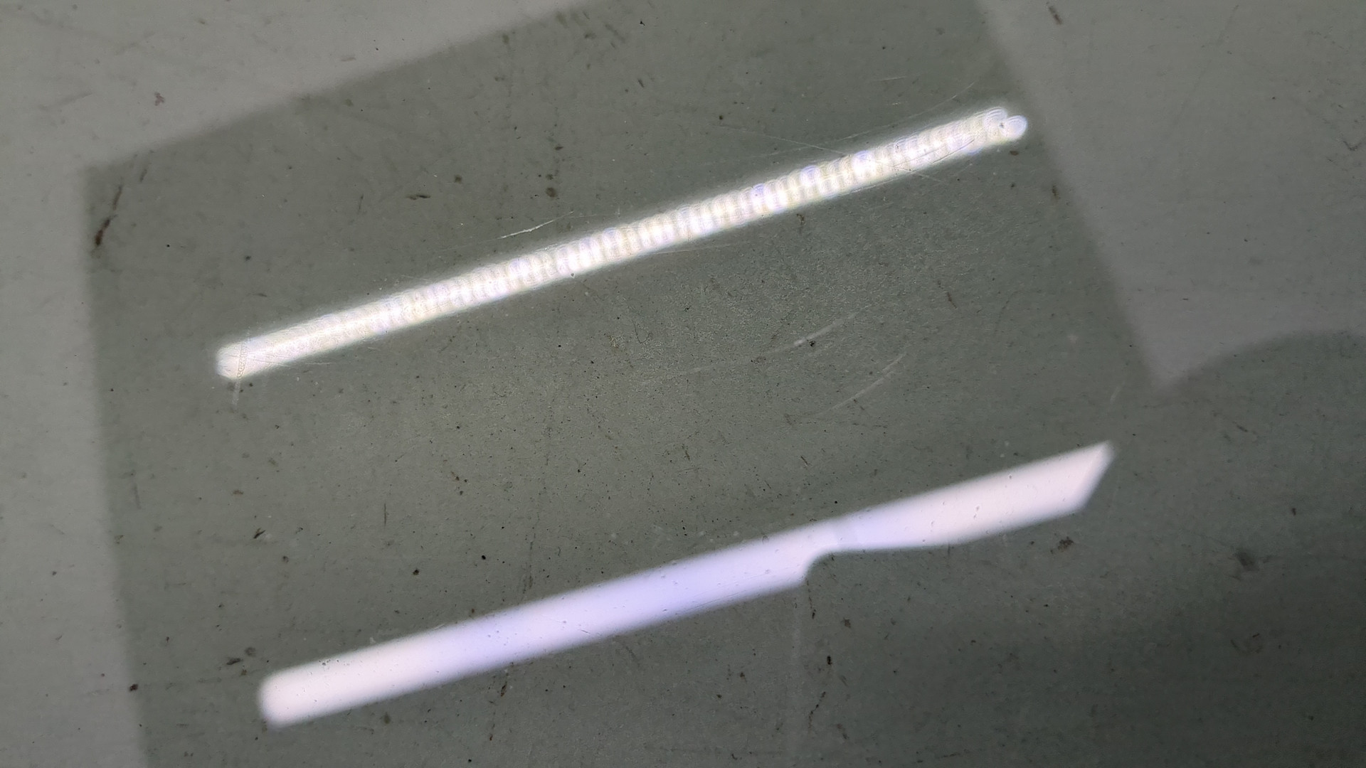 Стекло двери задней левой