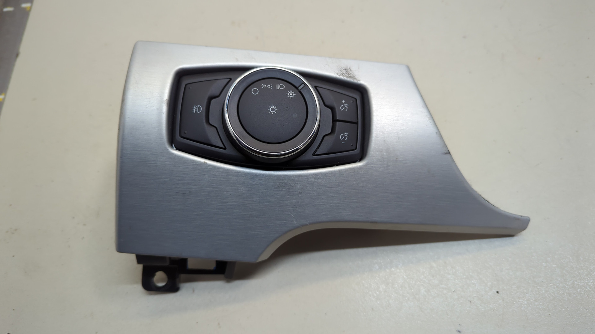 Переключатель света фар