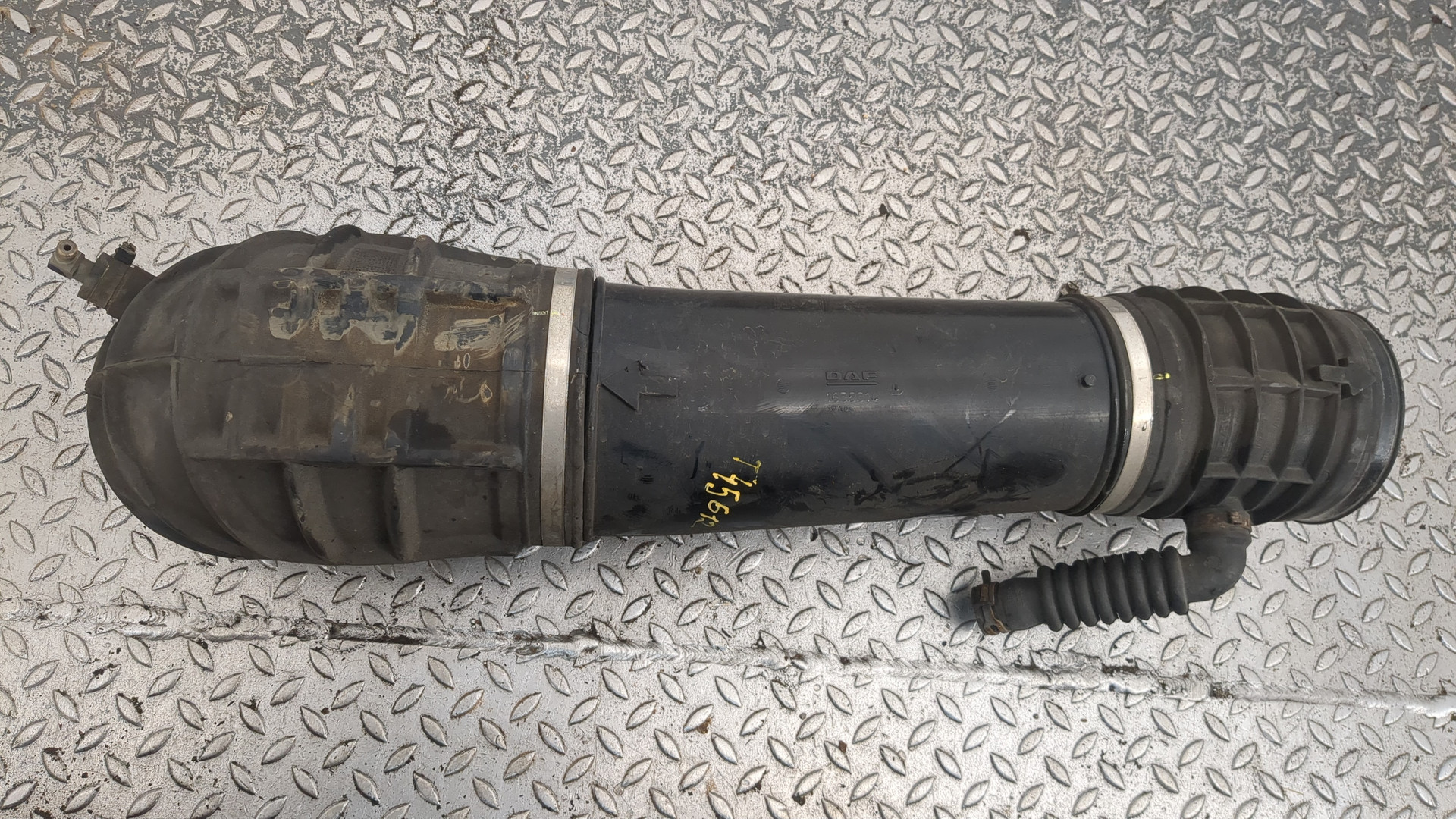 Патрубок воздушного фильтра