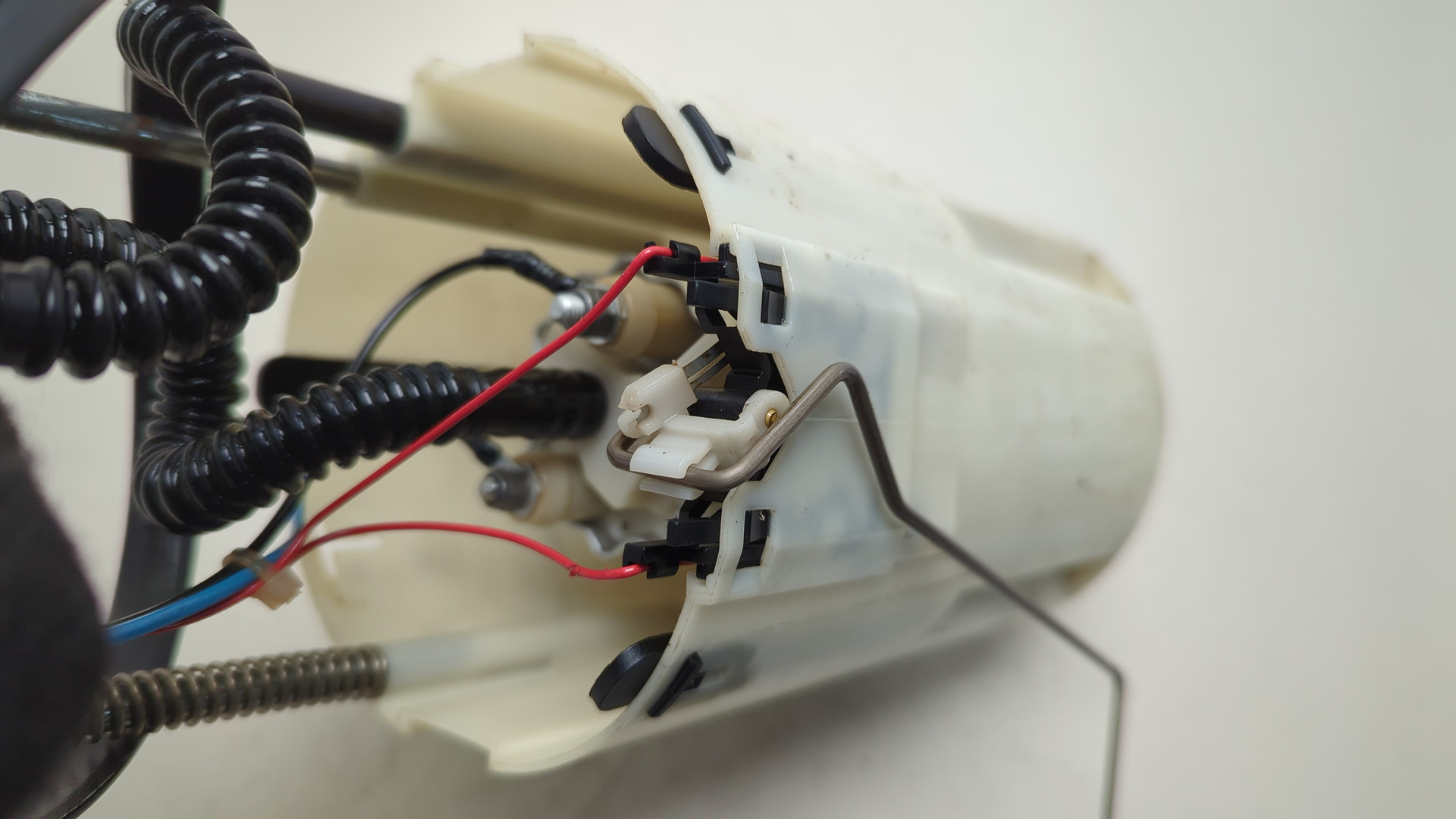 Насос топливный электрический