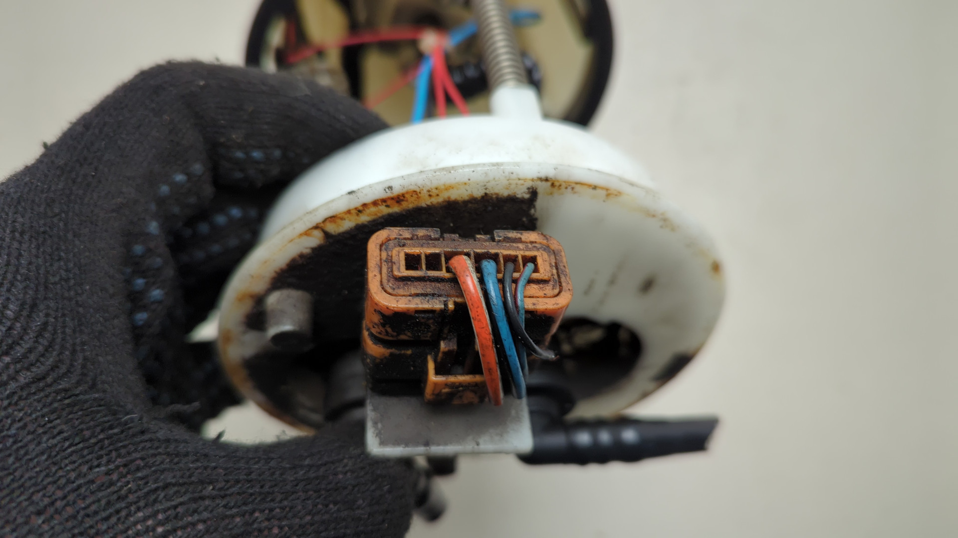 Насос топливный электрический