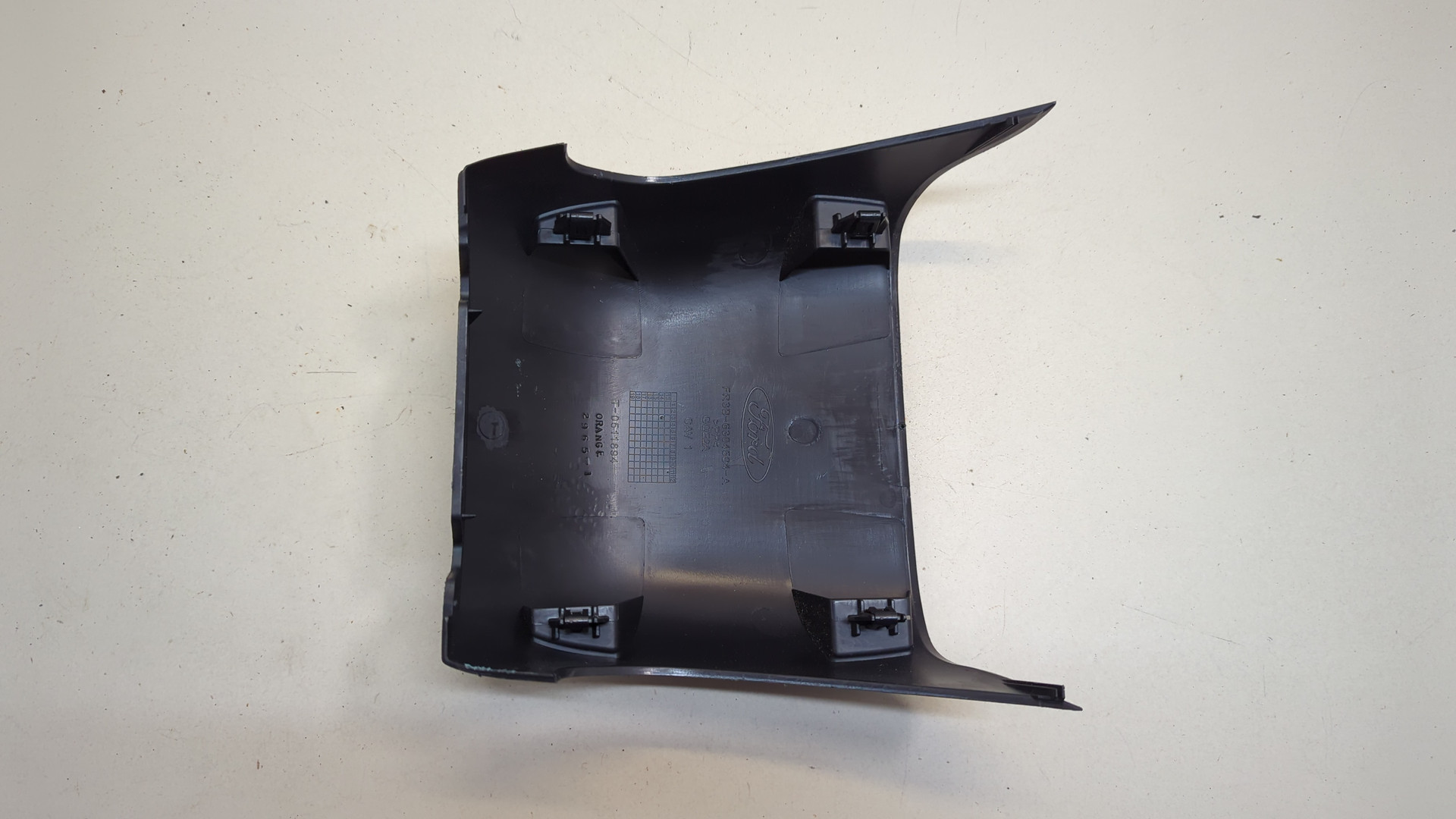 Кожух рулевой колонки