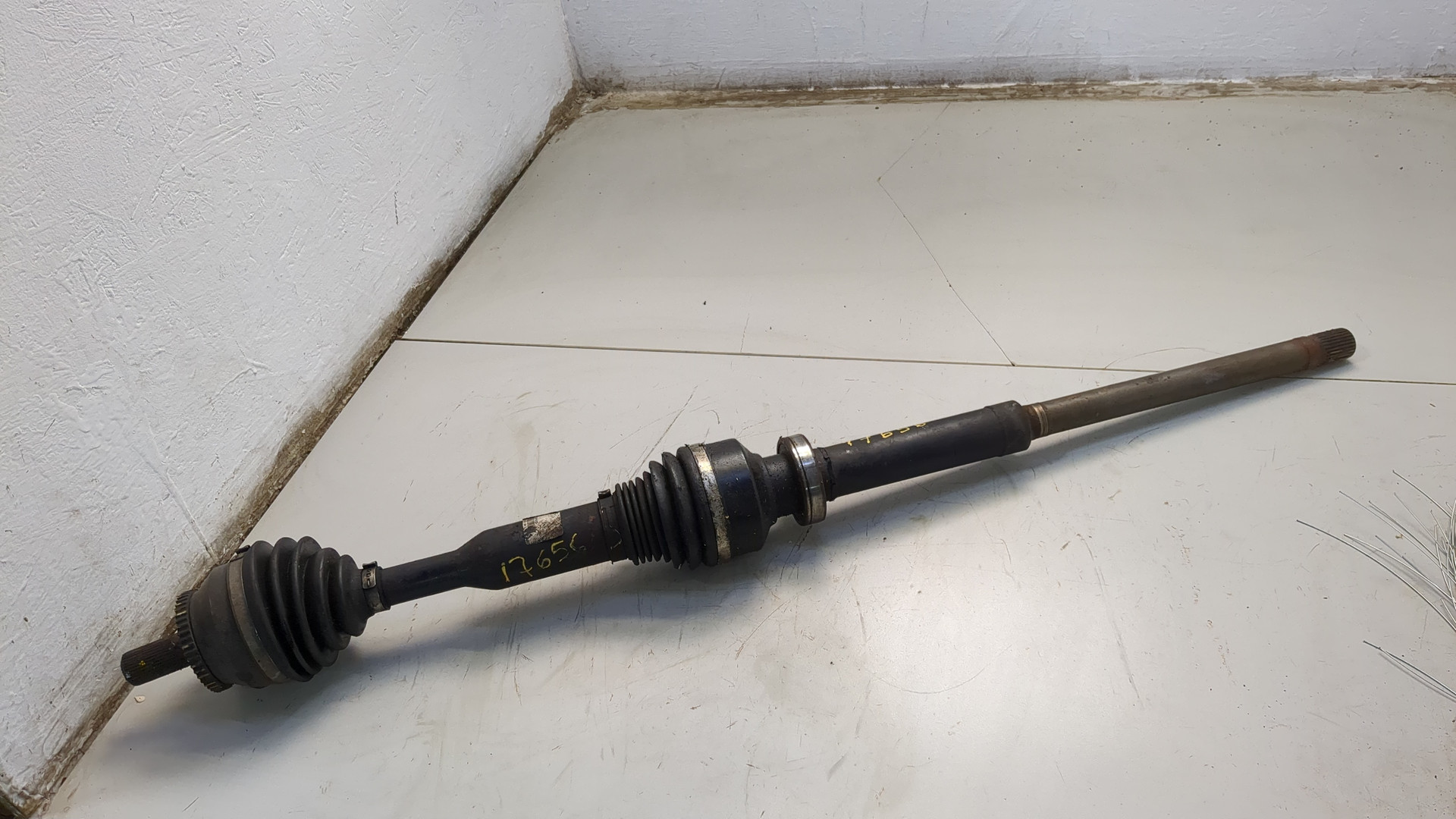 Полуось передняя правая