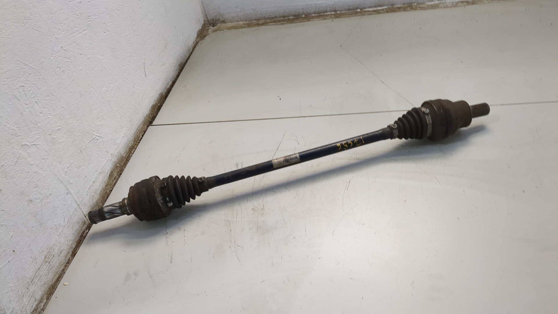 Полуось задняя левая