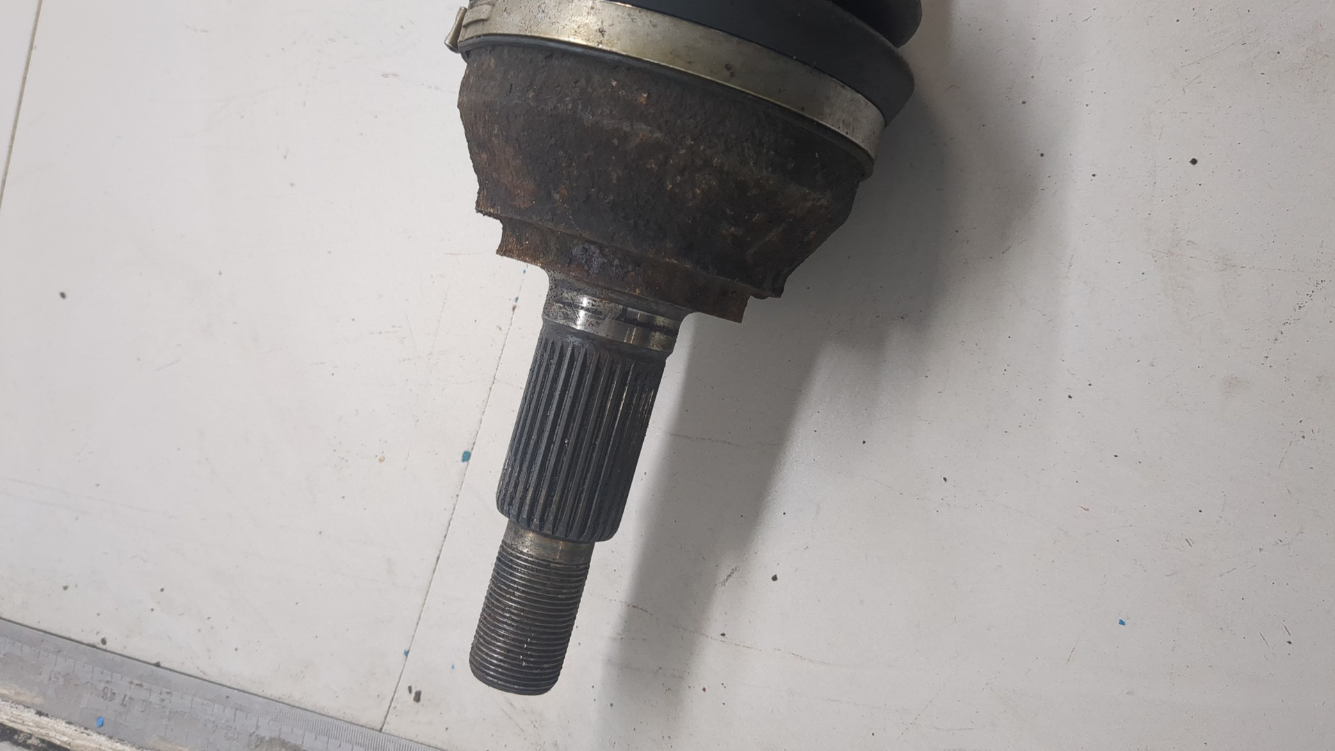 Полуось передняя правая