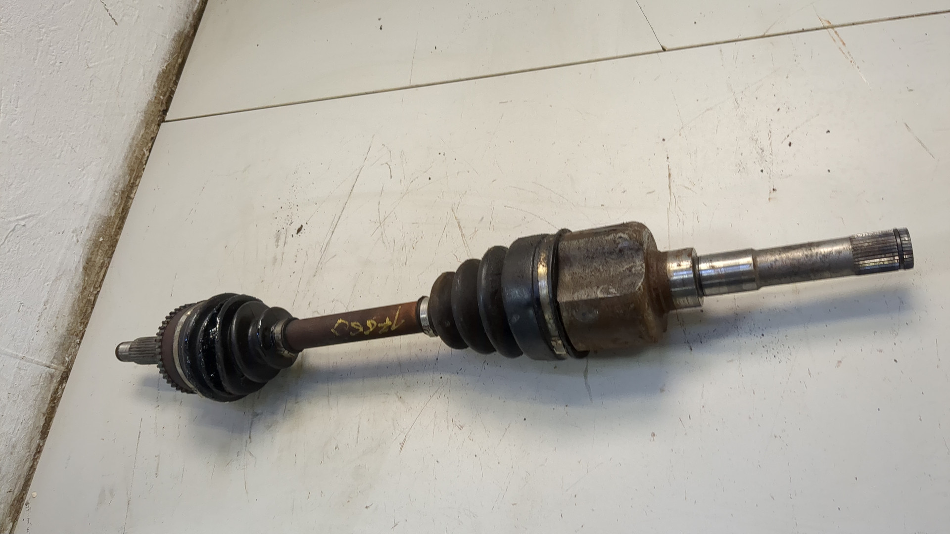 Полуось передняя левая