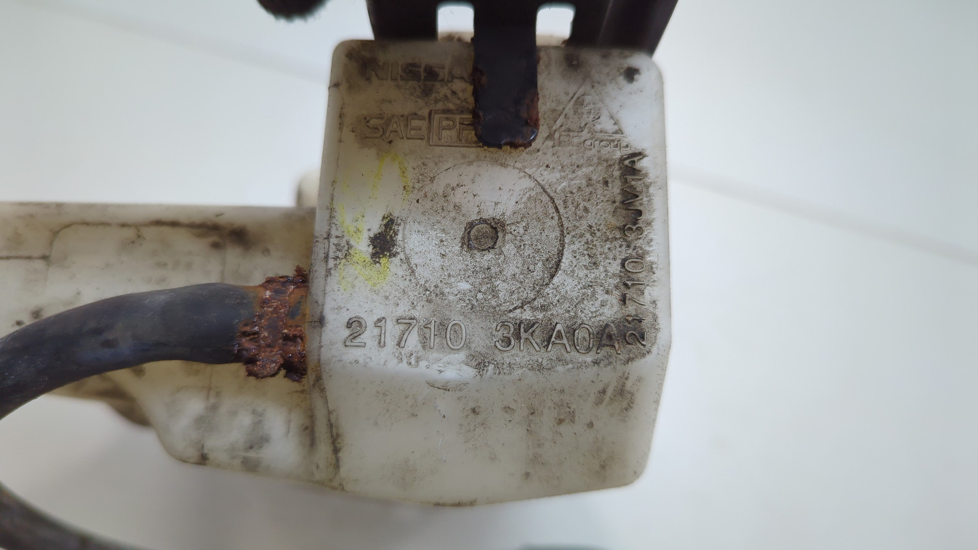 Бачок омывателя лобового стекла