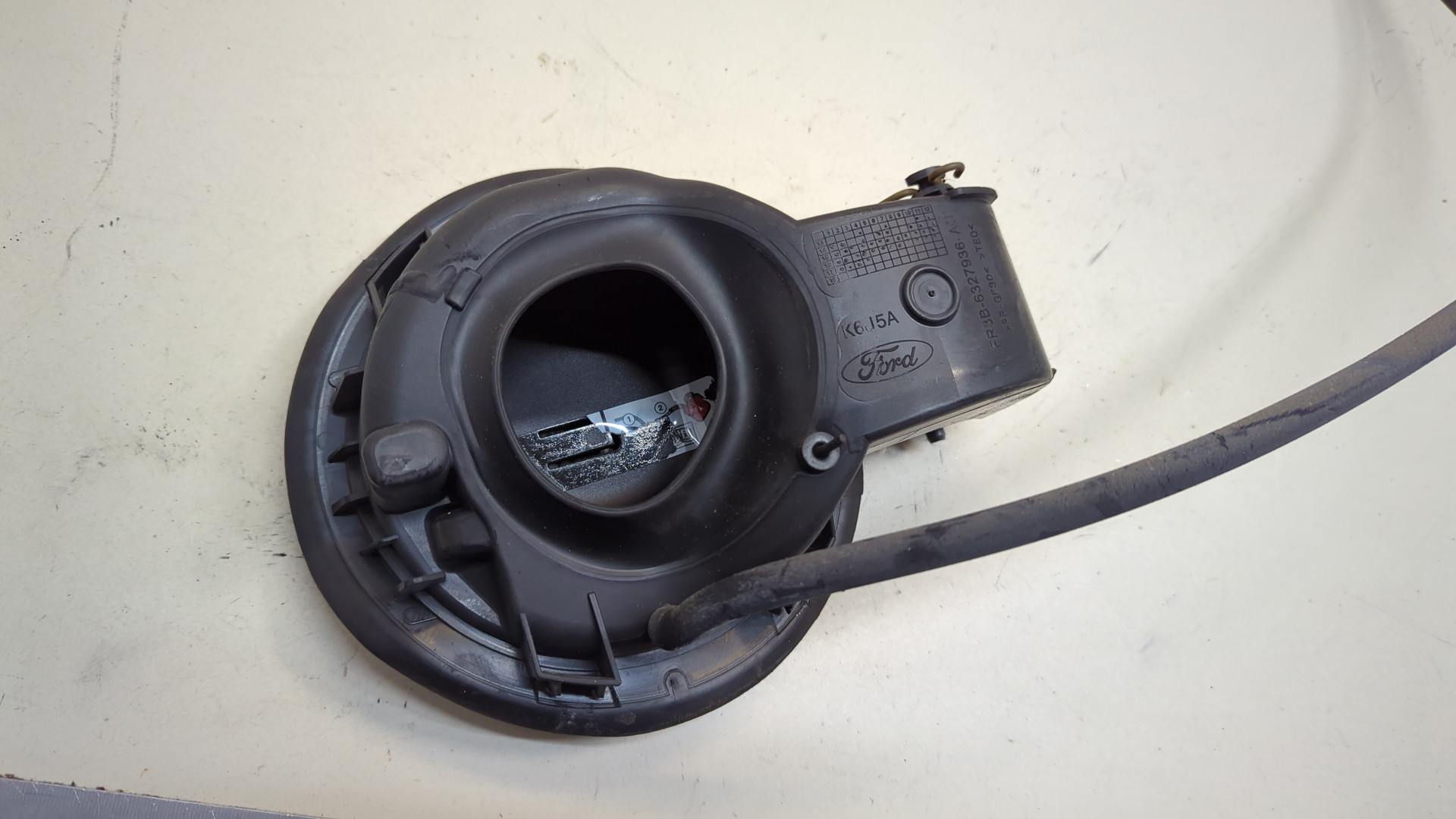 Лючок бензобака