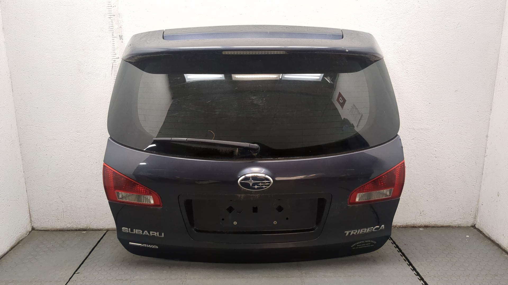 Дверь багажника