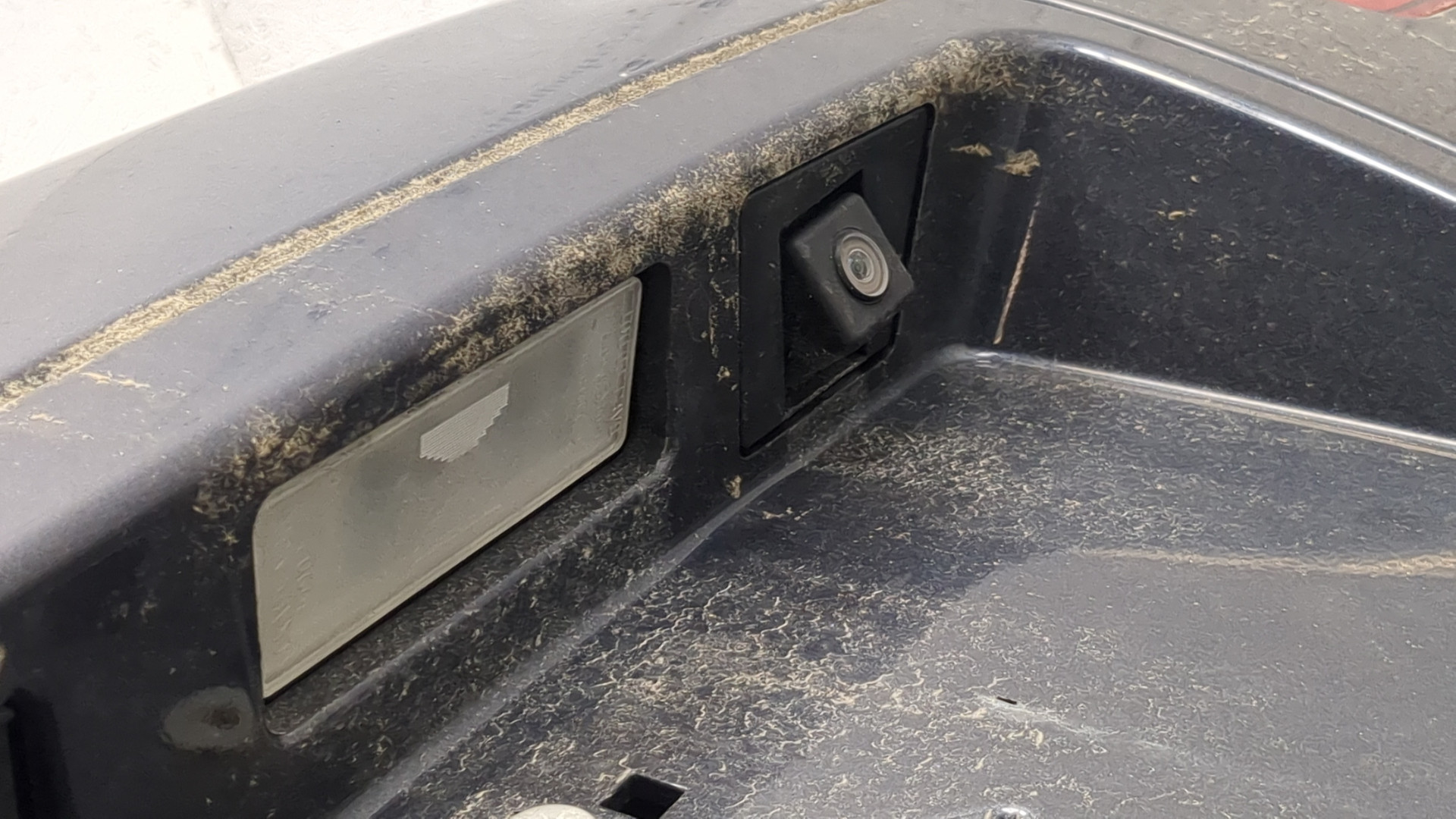 Дверь багажника